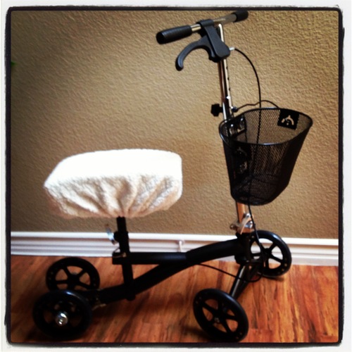 Roscoe Medical Knee Walker Scooter for Adults for Foot Surgery, Foldable Leg Scooter for Broken Foot, All Terrain Adjustable Knee Crutch Scooter, Burgundy customer photo 2