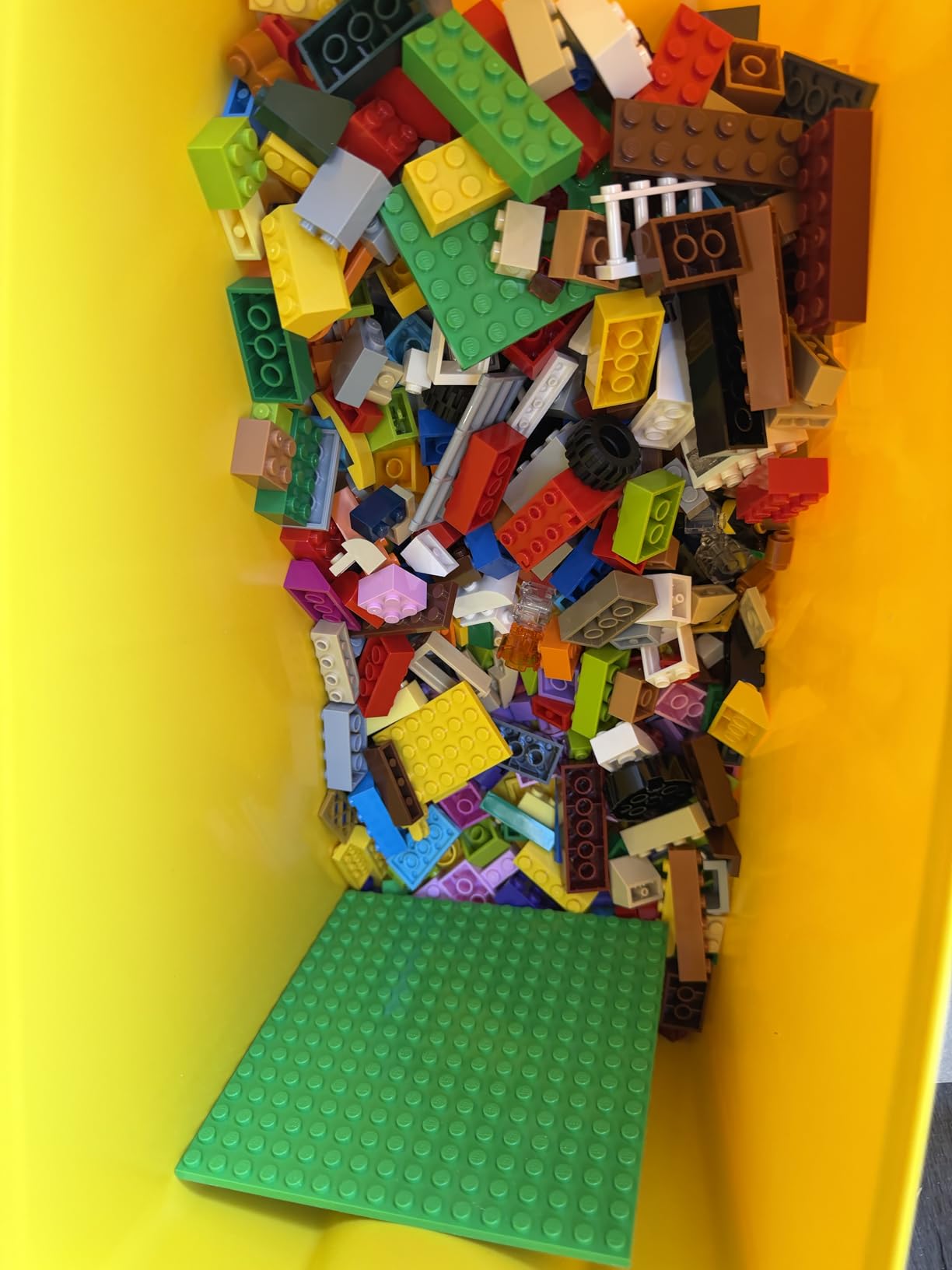 LEGO Classic Large Creative Brick Box 10698 | Building Toys for Boys & Girls, Ages 4-99, Develops Fine Motor Skills, W/ Storage Bin, 790 Pieces, Gift for Birthdays customer photo 1