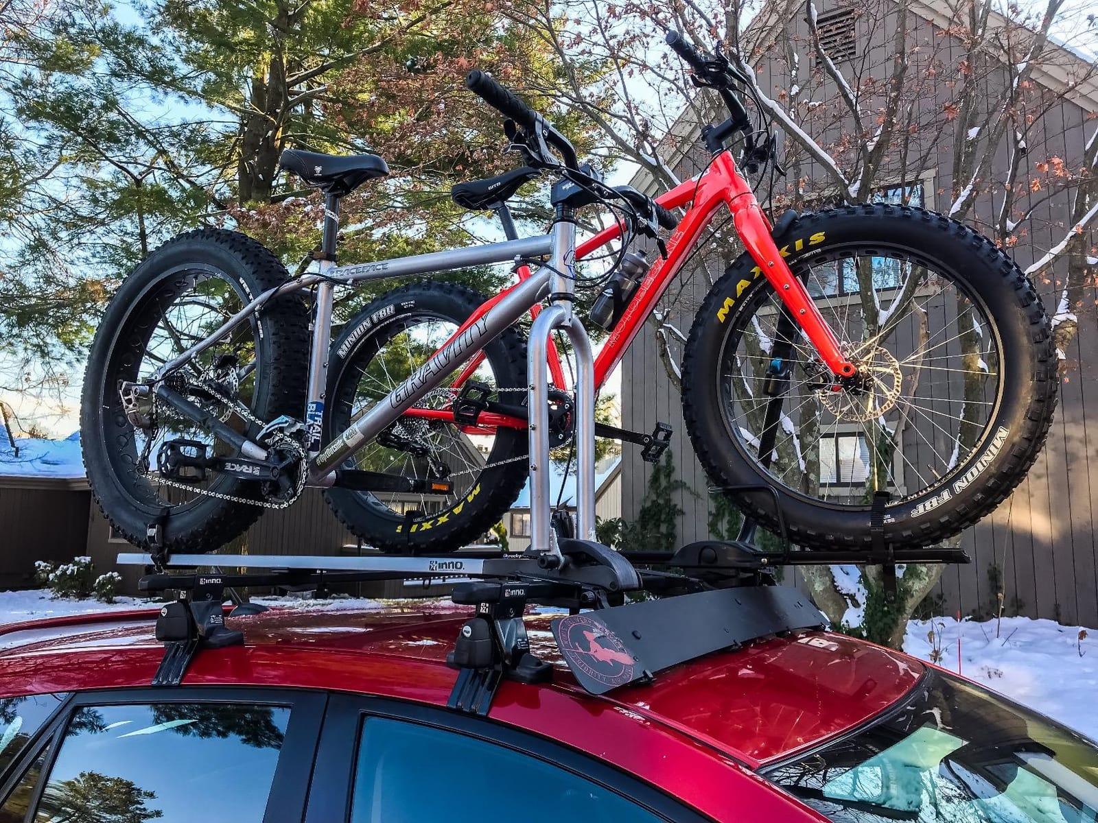 RockyMounts Tomahawk upright roof bike rack customer photo 2