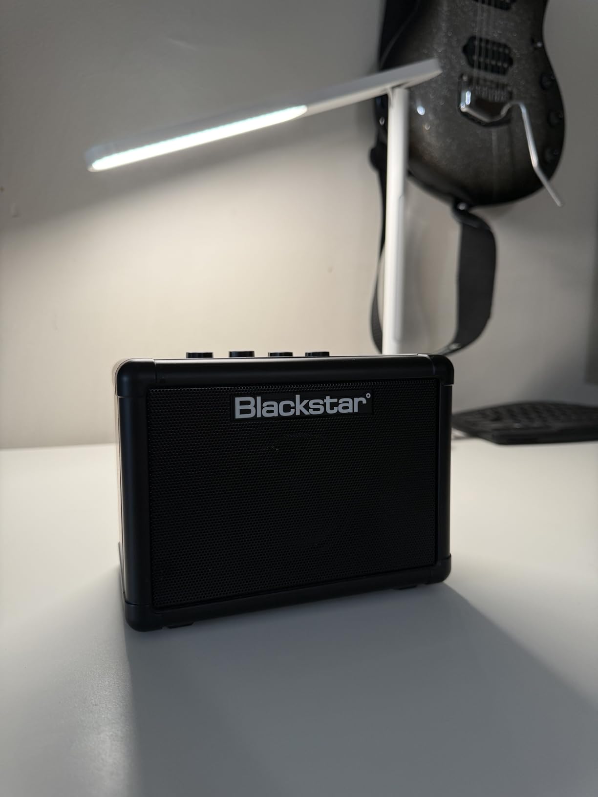 Blackstar Fly 3-3-watt 1x3 inch Compact Mini Guitar Amplifier w/ 2 Channels and Patented ISF - Black customer photo 2