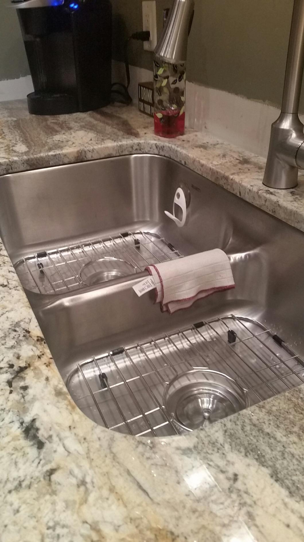 Ruvati 32-in 50/50 Undermount Double Bowl Kitchen Sink - RVM4350 customer photo 1