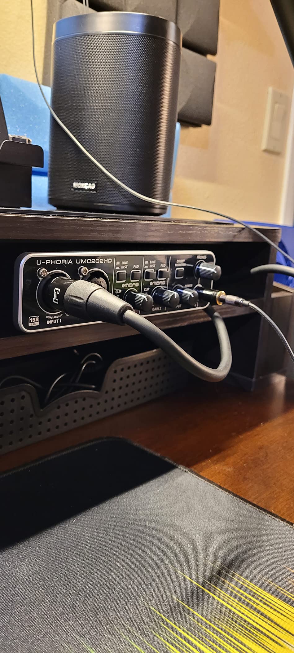 Behringer UMC202HD Audiophile 2x2, 24-Bit/192 kHz USB Audio Interface with Midas Mic Preamplifiers customer photo 2