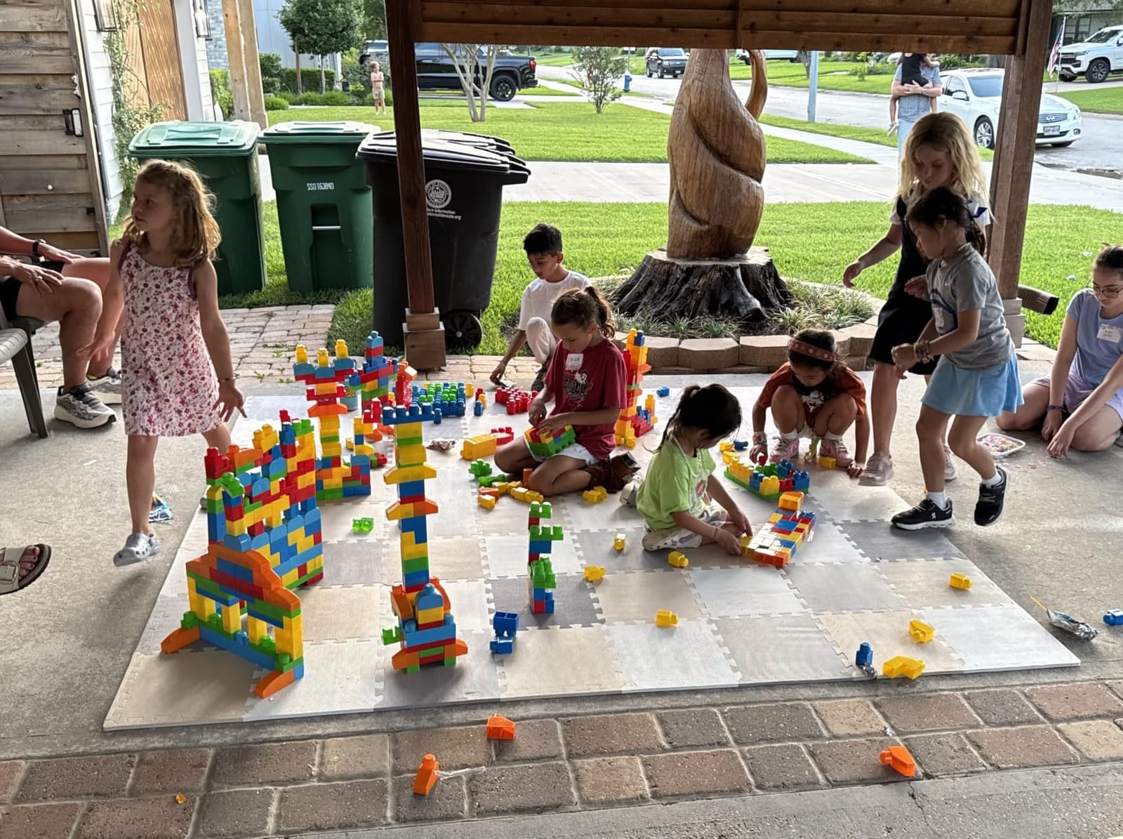MEGA BLOKS First Builders Deluxe Building Bag Toddler Block Toys Set, Red | 150 Pieces, Storage, Creative Open-Ended Play, Preschool Kids Ages 1+ Years, Easy to Build (Amazon Exclusive) customer photo 1