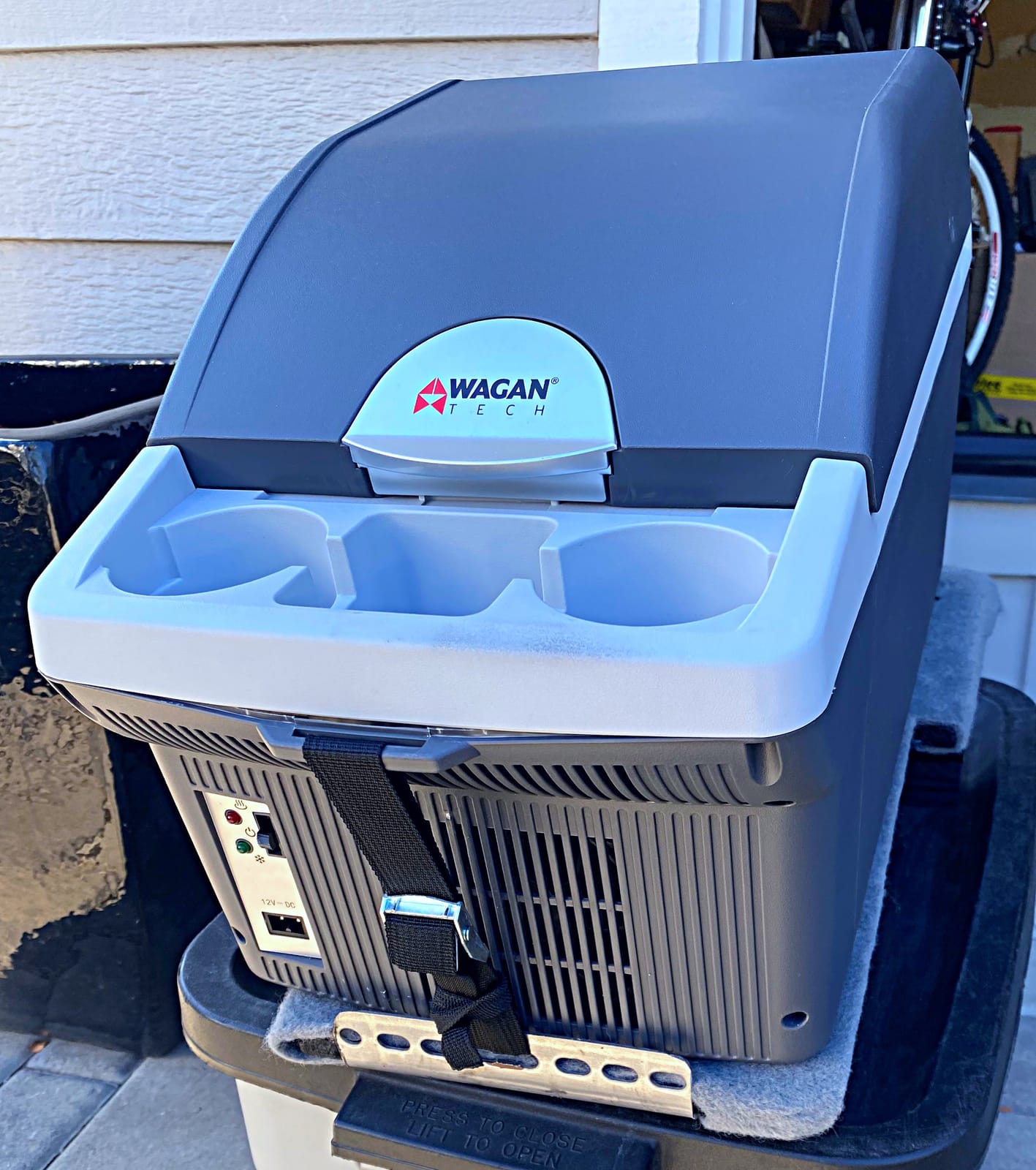Wagan EL6214 Personal Thermoelectric Cooler/Warmer, 14 Liter Capacity, Portable Electric Car Cooler with 12/24V DC, 12V Small Fridge for Car, RV, and Camping Use, UL Listed customer photo 2
