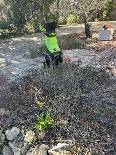 Earthwise GS70015 15-Amp Garden Corded Electric Chipper, Collection Bin customer photo 2