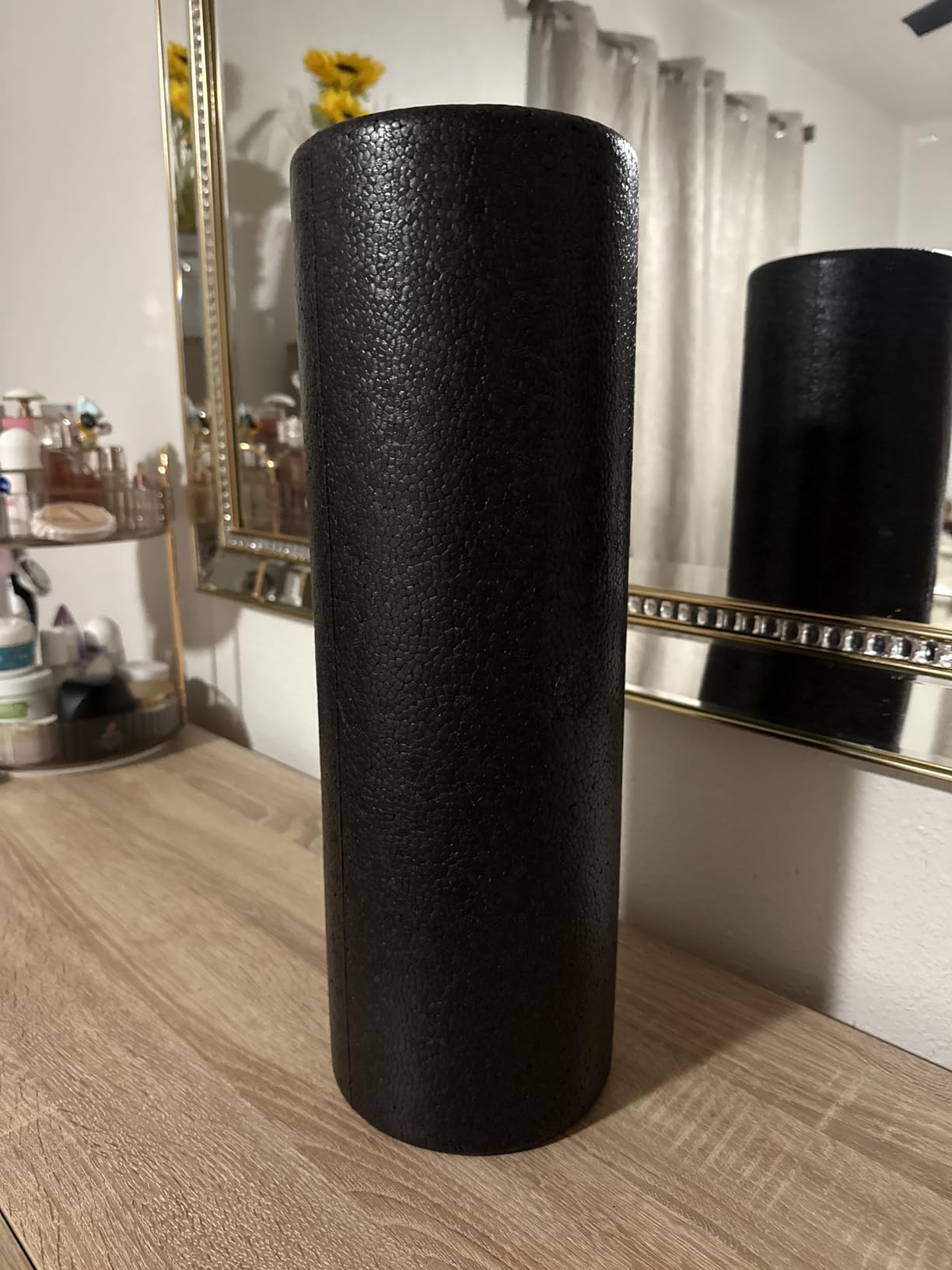 Amazon Basics High-Density Foam Roller for Exercise and Recovery, 18 Inches, Black customer photo 2