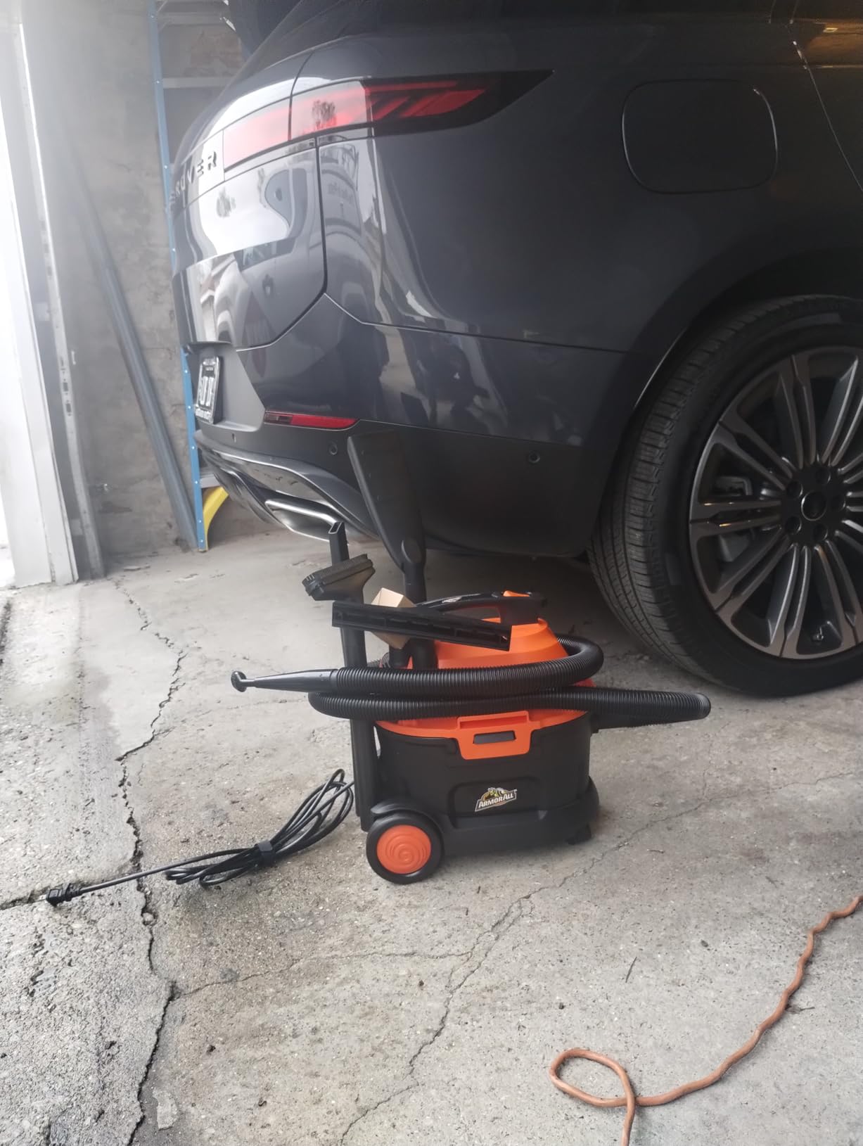 Armor All AA255W 2.5 Gal 2 Peak HP Wet/Dry Utility Vac Orange/Black customer photo 1