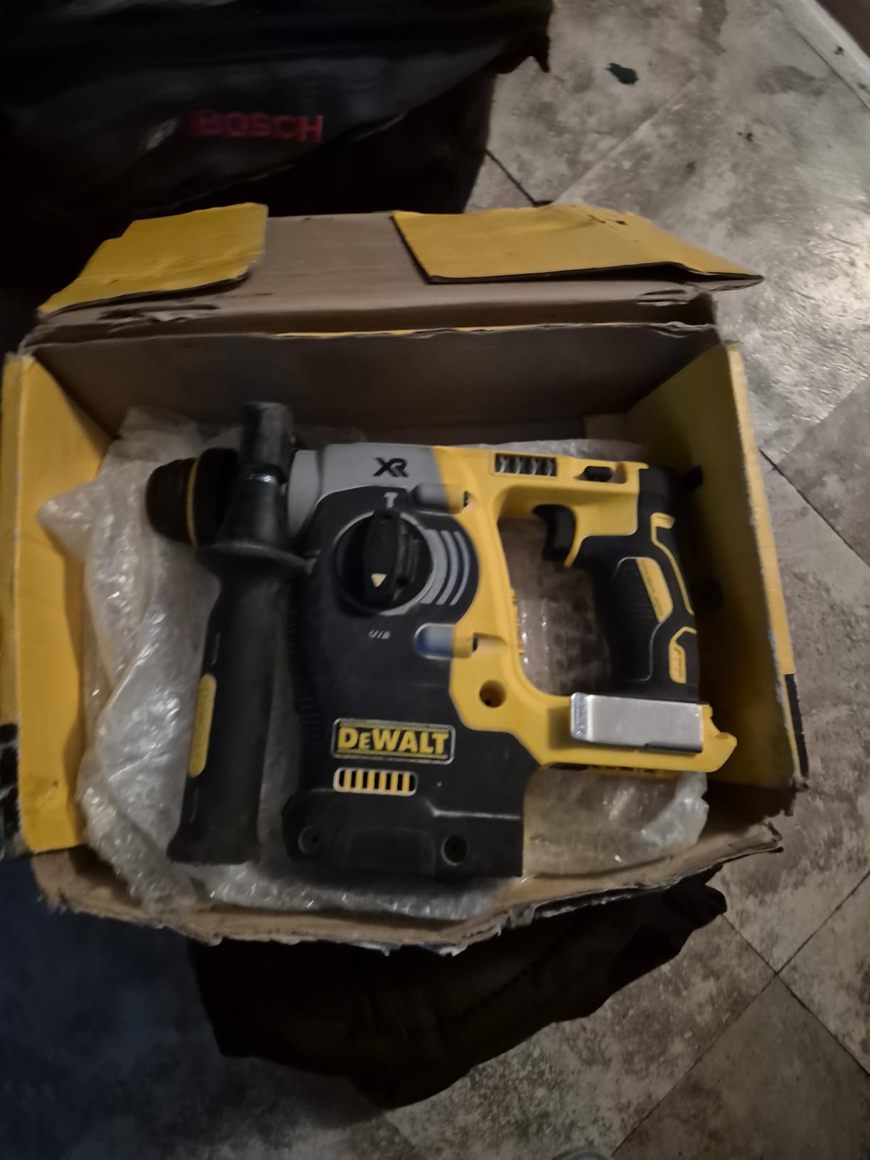 DEWALT 20V MAX SDS Rotary Hammer Drill, Cordless, 3 Application Modes, Bare Tool Only (DCH273B) customer photo 1
