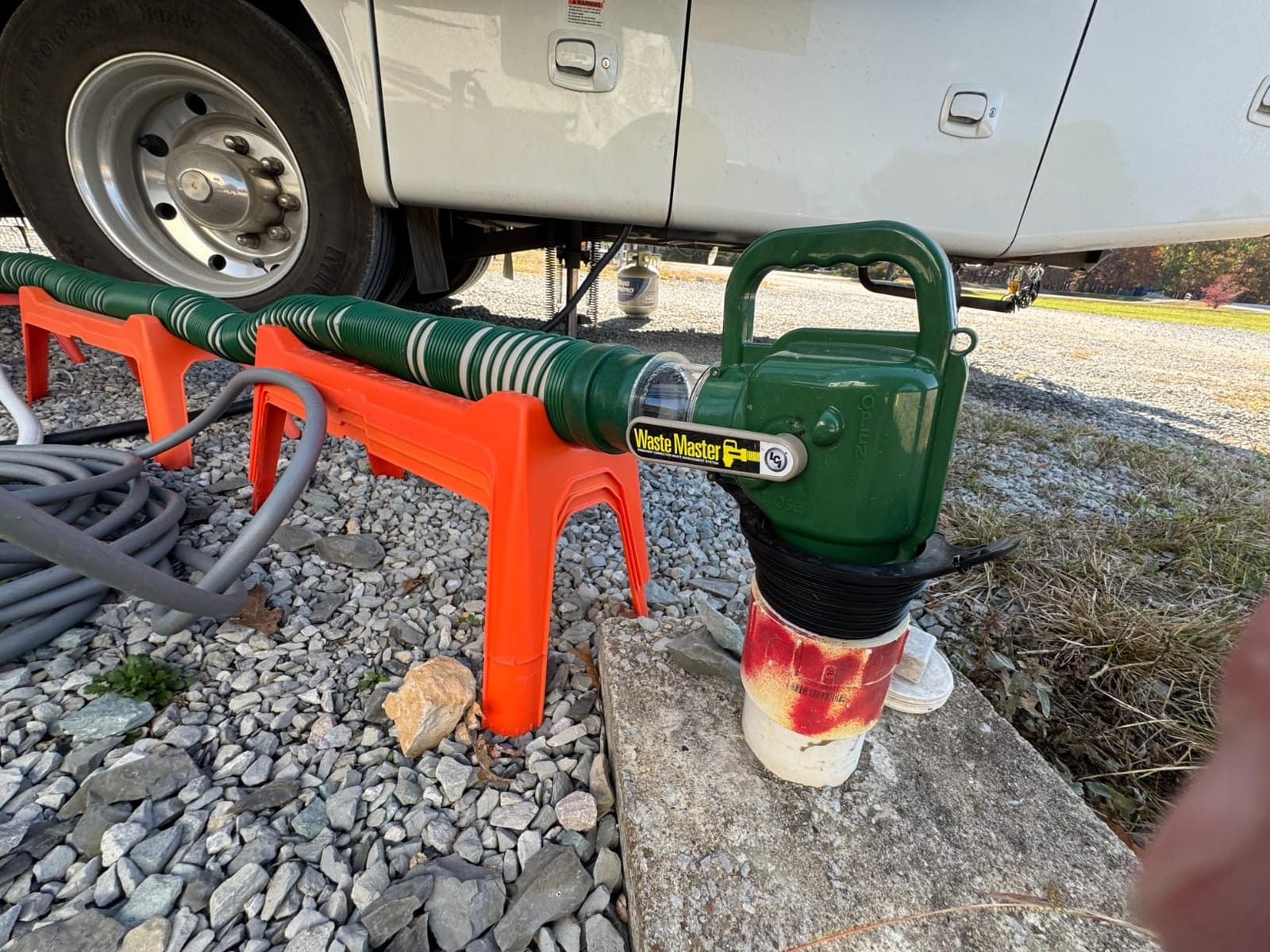 Lippert 359724 Waste Master 20' Extended RV Sewer Hose Management System, Green customer photo 1