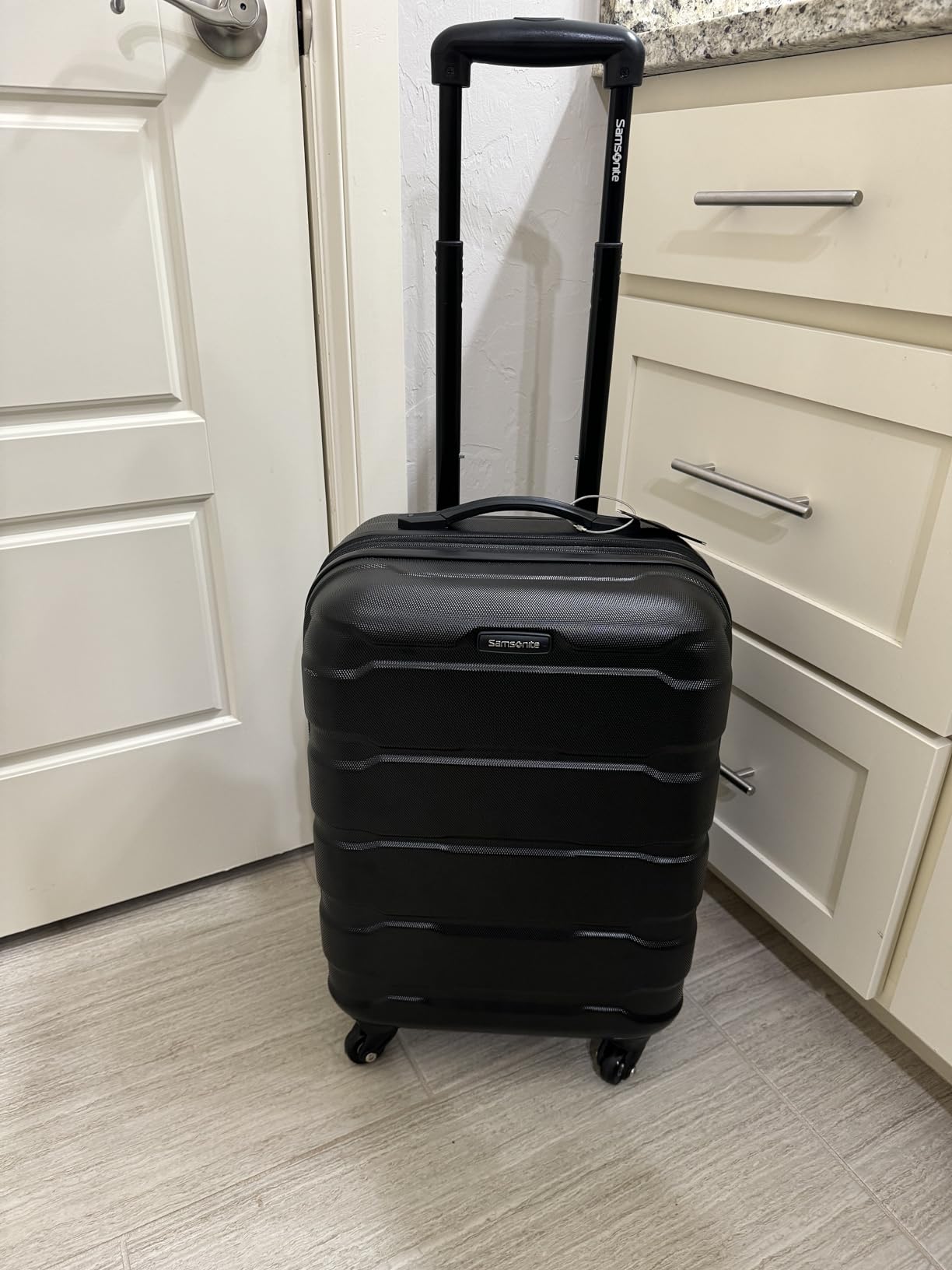 Samsonite Omni PC Hardside Expandable Luggage with Spinner Wheels, Black, 3-Piece Set (20/24/28) customer photo 2