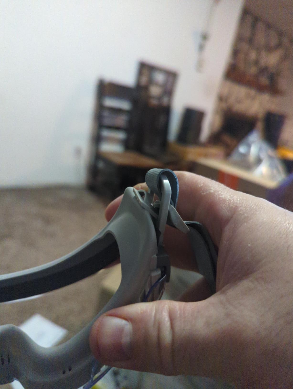 Honeywell Uvex Stealth Safety Goggles with Clear HydroShield Anti-Fog Lens, Grey Body & Neoprene Headband (S3960HS) customer photo 2