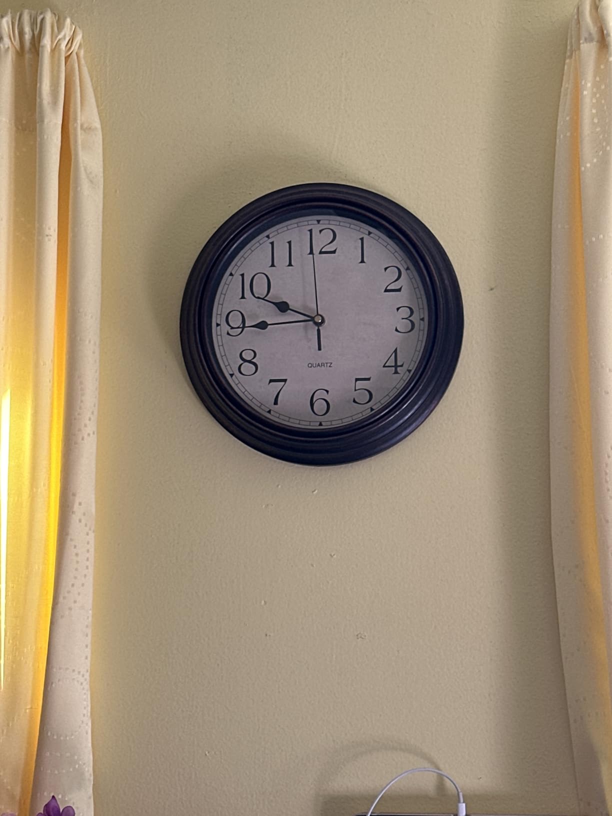 Foxtop Retro Silent Non-Ticking Round Classic Clock Quartz Decorative Battery Operated Wall Clock for Living Room Kitchen Home Office 12 Inch (Bronze) customer photo 1