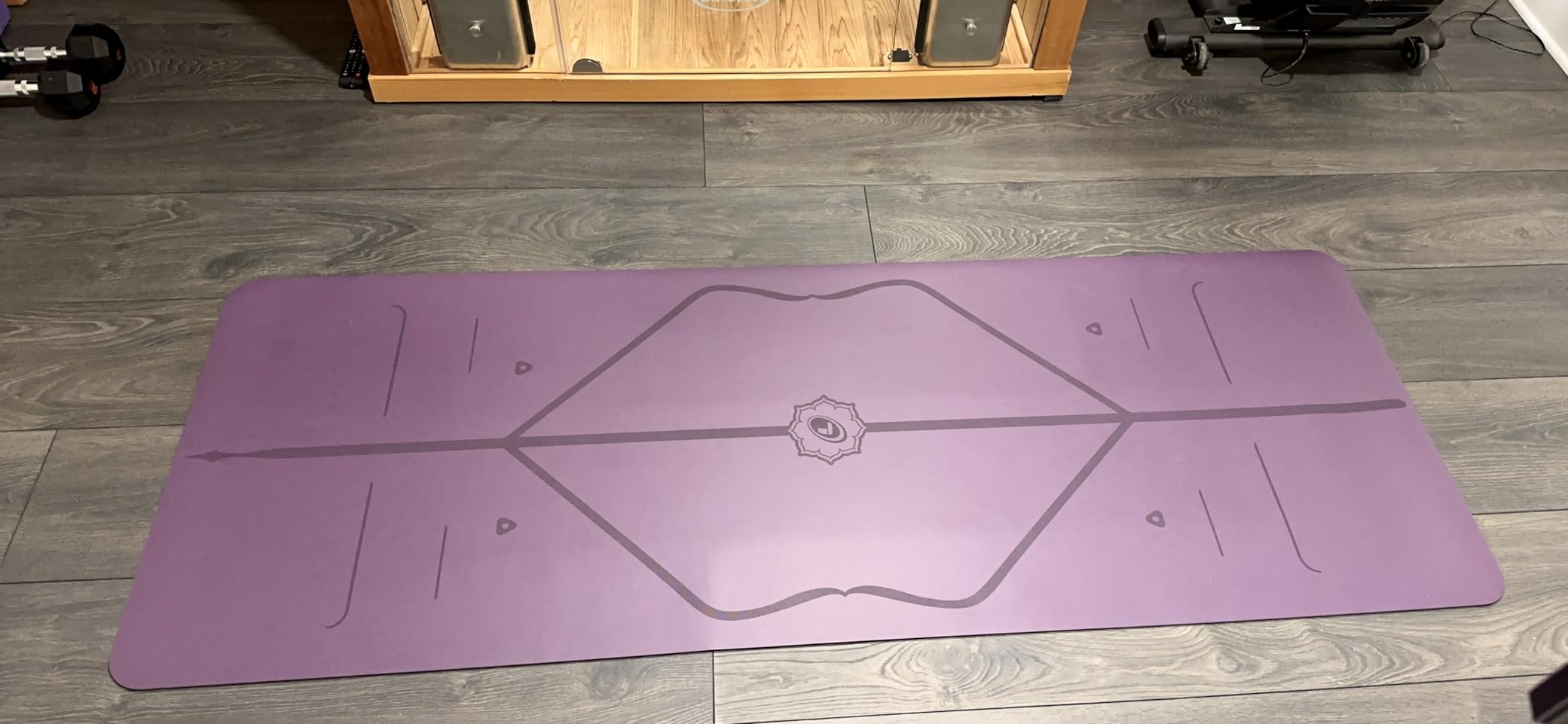 Liforme Classic Yoga Mat - Patented Alignment Design, Ultimate Grip | Eco-friendly, Non-Toxic, Sweat-Resistant, long, wide, 4.2mm thick mat for comfort, recommended for Hot Yoga, Free Yoga Bag customer photo 2