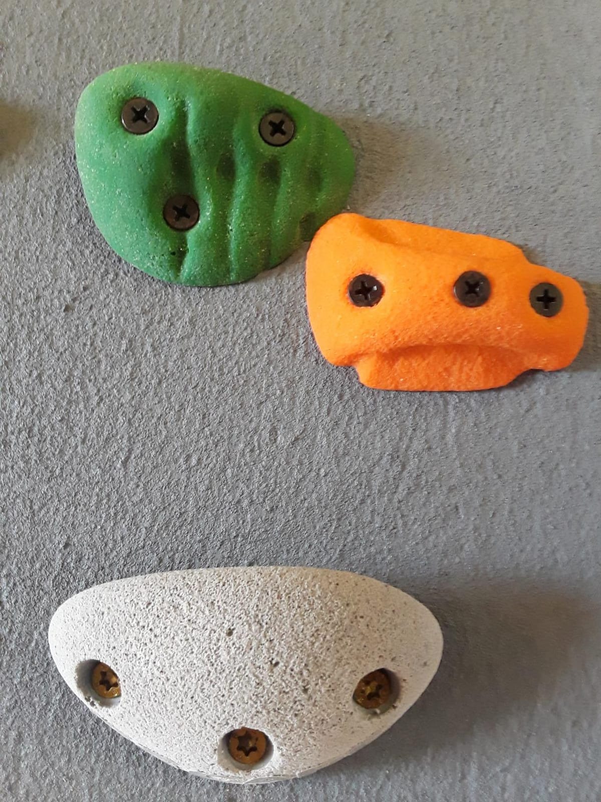 Escape Climbing 10 Screw-On Jugs | Premium Plastic Rock Climbing Holds Designed for Beginners | Ideal Holds for Kids Climbing Wall | Easy To Install | Installation Hardware Included customer photo 2