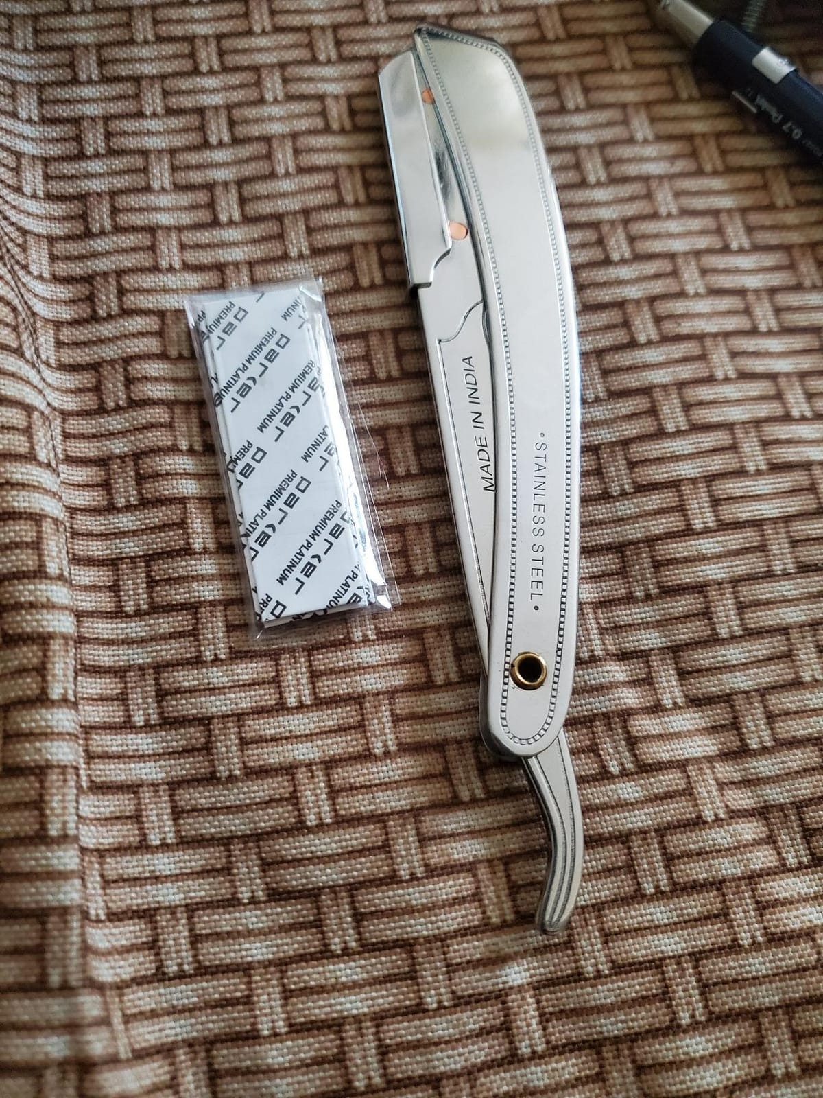 Parker SRX Straight Razor, All Stainless Steel Barber Razor, Heavy Duty | Clip Styler Straight Razor - 2.3 oz Design with Precise Blade Alignment, Includes 5 Single Edge Blade customer photo 2