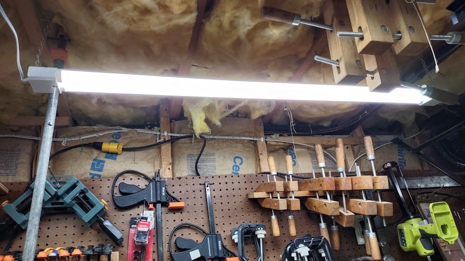 hykolity 4FT LED Shop Light Linkable, 4400LM, 5000K Daylight | 42W LED Ceiling Lights for Garages, Workshops, Basements, Hanging or FlushMount, Power Cord and Pull Chain, White, ETL - 1 Pack customer photo 2