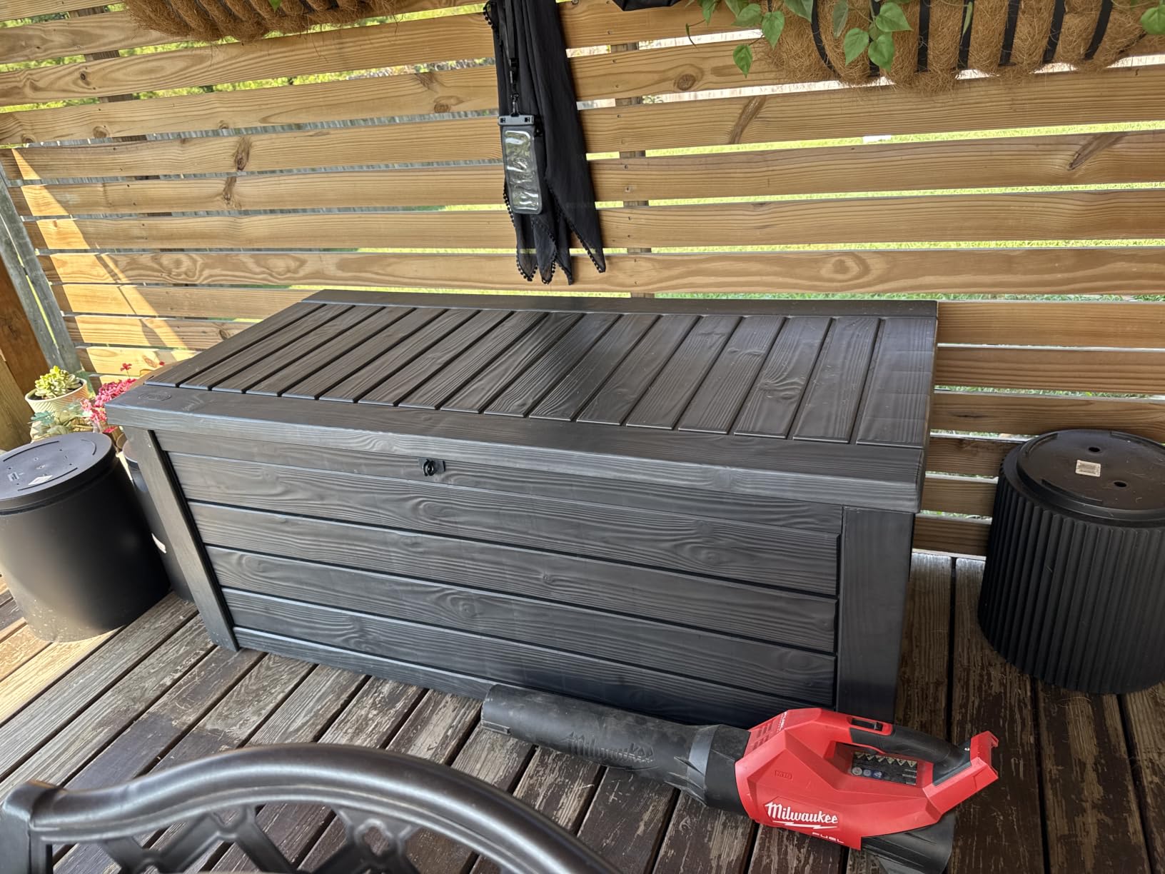 Keter Westwood 150 Gal Outdoor Storage Box for Patio and Pool Accessories | Brown, Resin, Large, Weatherproof, Lockable, Hydraulic Pistons, Easy Assembly, Organization, Patio Cushions Storage customer photo 2