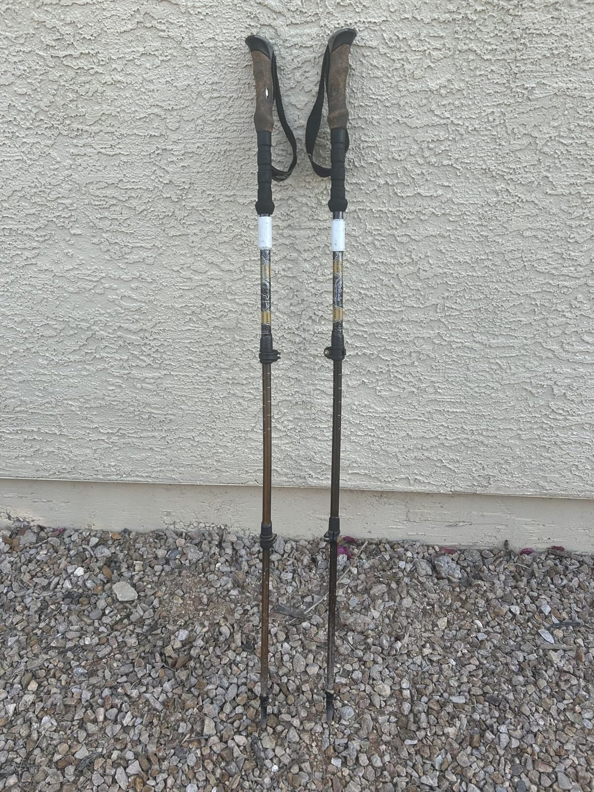 Cascade Mountain Tech Lightweight Aircraft-Grade Aluminum Trekking Poles with Extended Down Grip Plus Tip Kit customer photo 2