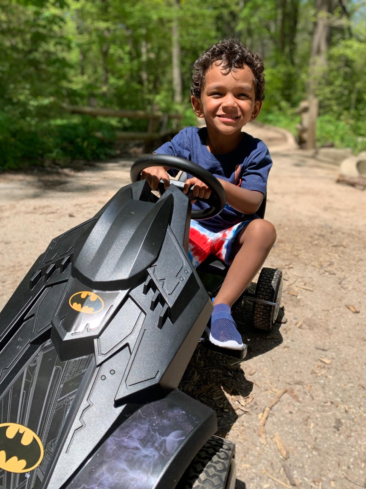 hauck Batmobile Pedal Go Kart, Superhero Ride-On Car for Kids, Black | Outdoor Ride-On Bicycle Cart with Rubber Tires for Boys and Girls with Adjustable Bucket Seat and Handbrake customer photo 1