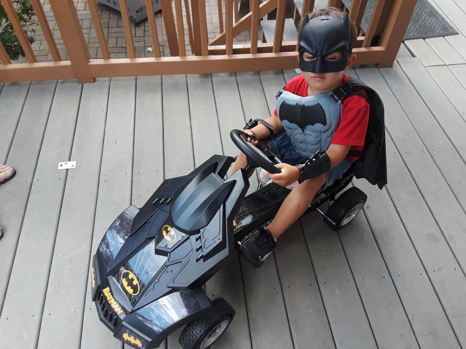hauck Batmobile Pedal Go Kart, Superhero Ride-On Car for Kids, Black | Outdoor Ride-On Bicycle Cart with Rubber Tires for Boys and Girls with Adjustable Bucket Seat and Handbrake customer photo 2