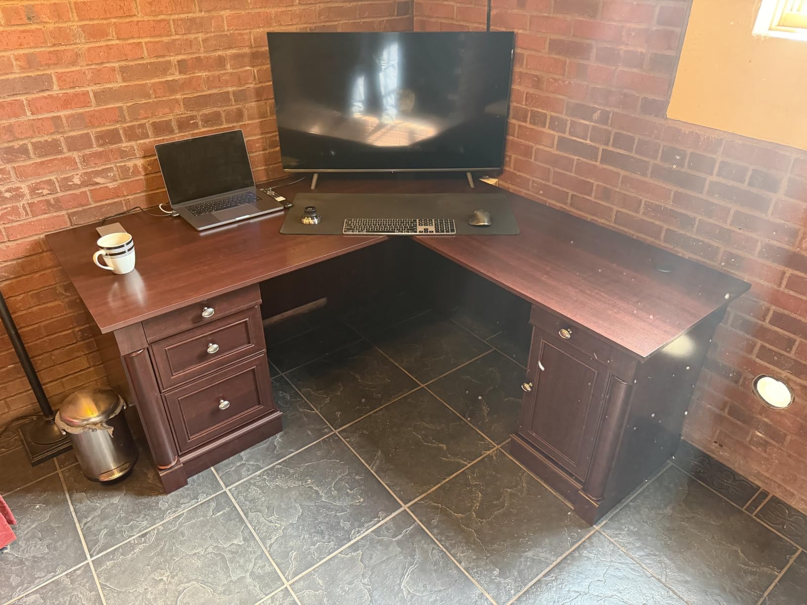 Sauder Palladia L Shaped Desk with Drawers, Office Desk with File Cabinet Storage, Cable Management, Keyboard Tray, in Vintage Oak Finish customer photo 1