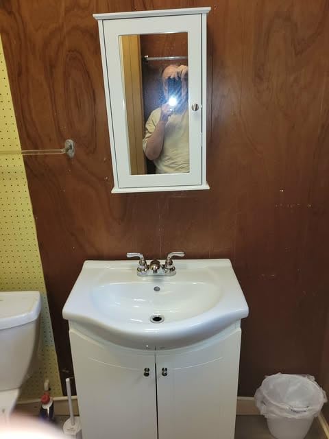 Tangkula Bathroom Medicine Cabinet with Mirror, Wall Mounted Single Mirror Door Storage Cabinet w/Adjustable Shelf, Wall Cabinet w/Reversible Door for Bathroom Living Room Hallway (White) customer photo 1