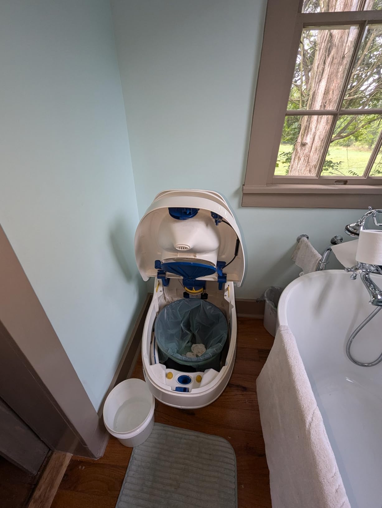Separett Villa Urine-Separating Compost Toilet | No Additives or Mixing Needed, High-Capacity Design, For Homestead, For Schoolie, For Cottage Use customer photo 2