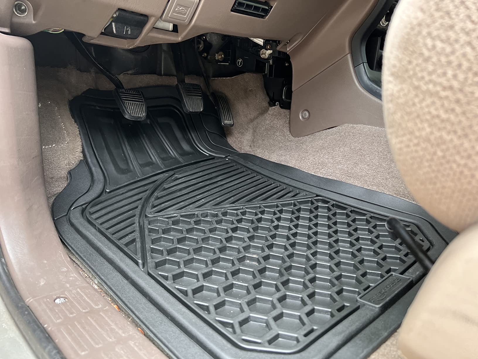 Amazon Basics Heavy Duty Thick PVC Car Floor Mats, Anti-Slip, Easy to Clean, Universal Trim-to-Fit All-Weather for Automotive SUV Sedans Trucks, 4-Piece, Solid Black customer photo 2