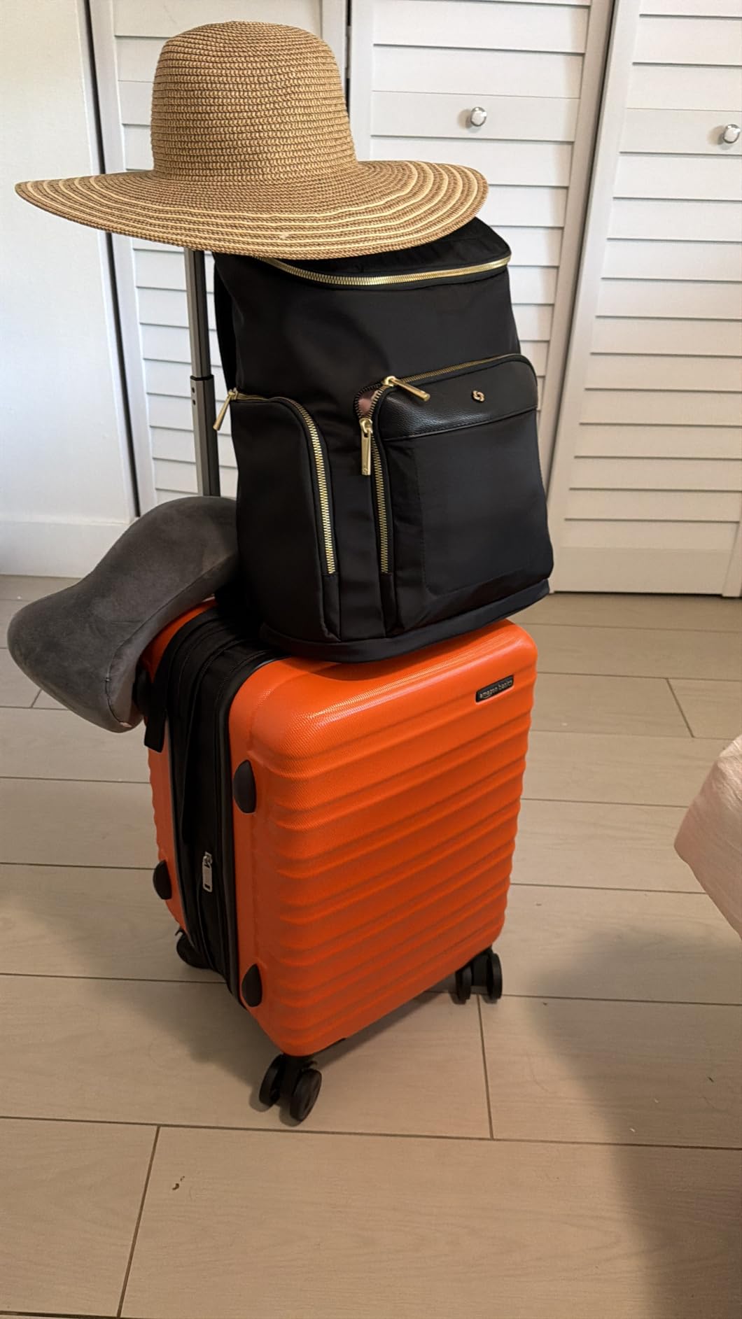 Amazon Basics 3-Piece Hardside Expandable Luggage Set (21