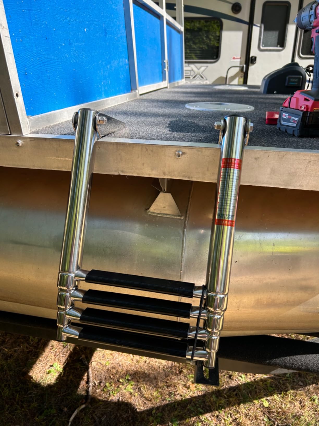 4 Step Boat Ladder, Stainless Steel Telescopic 4 Step Pontoon Boat Ladder, Extendable Dock Ladder for a Pontoon, Max. Load 900 Pound Capacity Marine Telescoping Ladder for Boat Yacht customer photo 1