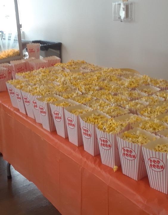 Great Northern Midway Marvel Commercial Quality Popcorn Popper Machine 16 Ounce customer photo 2