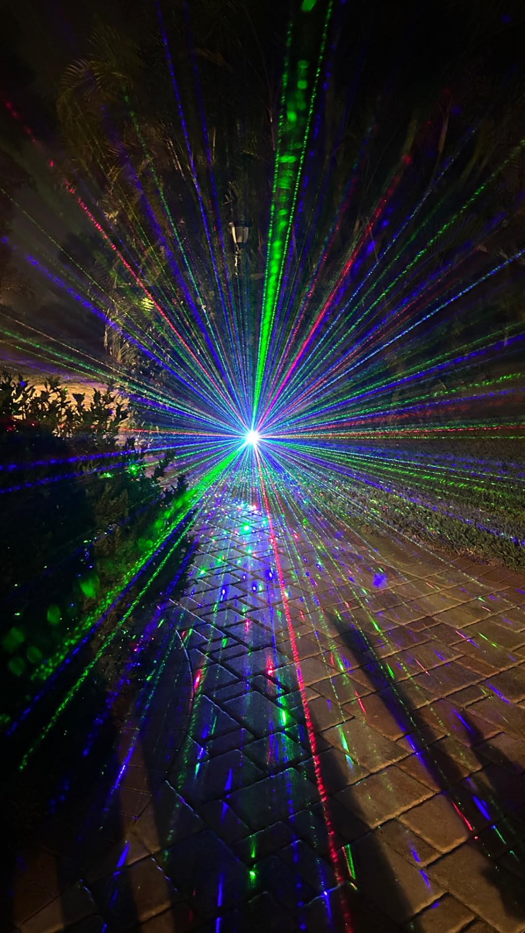 Poeland Christmas Laser Projector Lights Waterproof Outdoor Garden Decorative Lighting with Security Lock 3 Color Red Green Blue customer photo 1