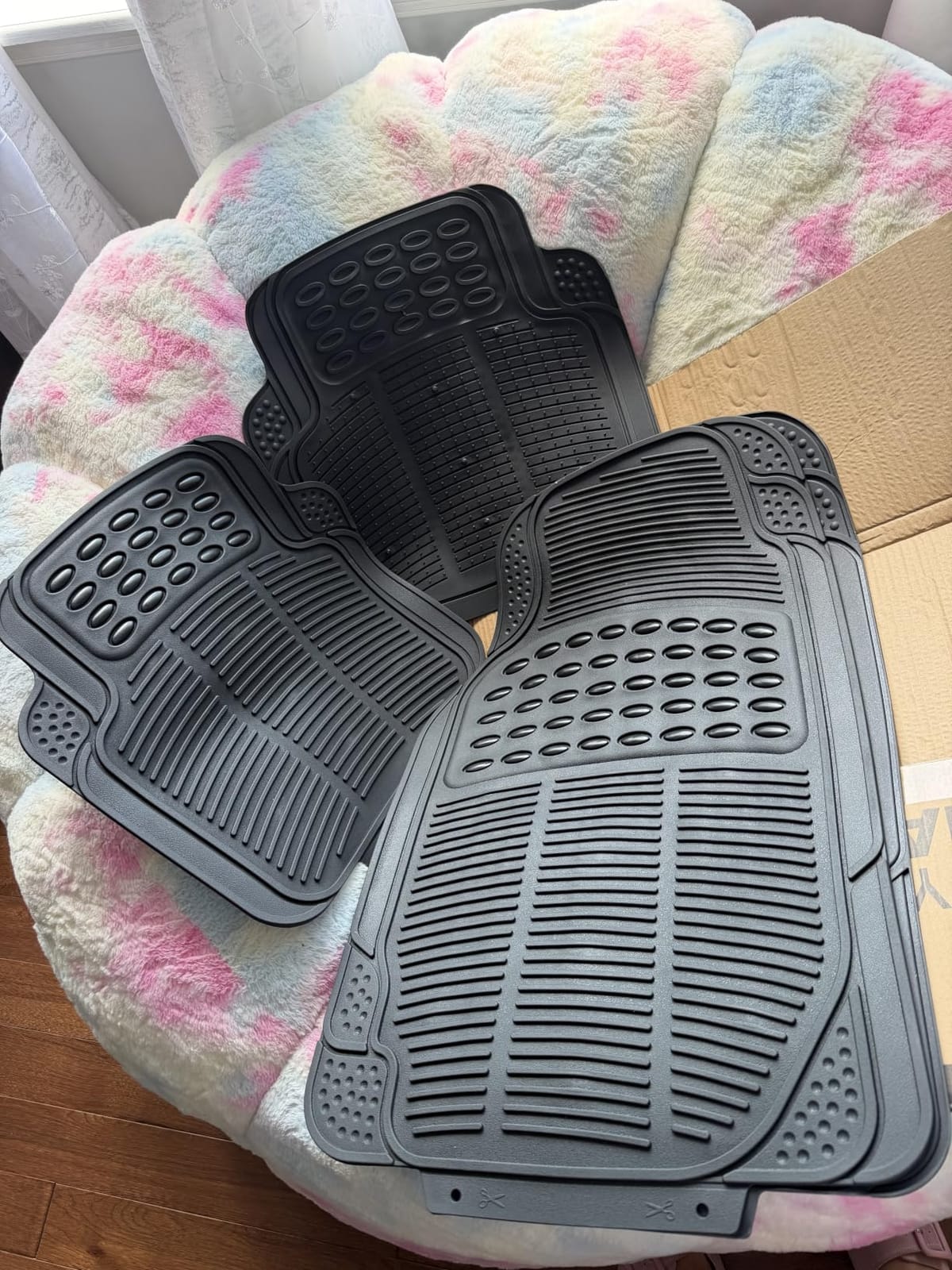 BDK Floor Mats, 4-Piece All-Weather Car Mat with Universal Fit Design, Durable Rubber Car Floor Mats with Capture Ridges, Waterproof for Cars Trucks SUV (Black) customer photo 2
