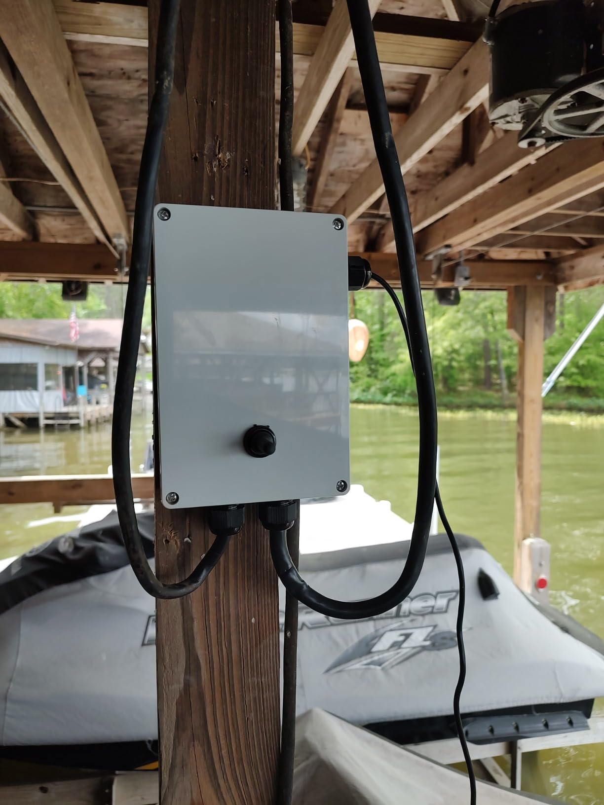 Boat Lift RF Remote Control System, 120VAC Single Phase, Capacitor Start (4-Wire) AC Motor Reversing with Limit switches customer photo 2