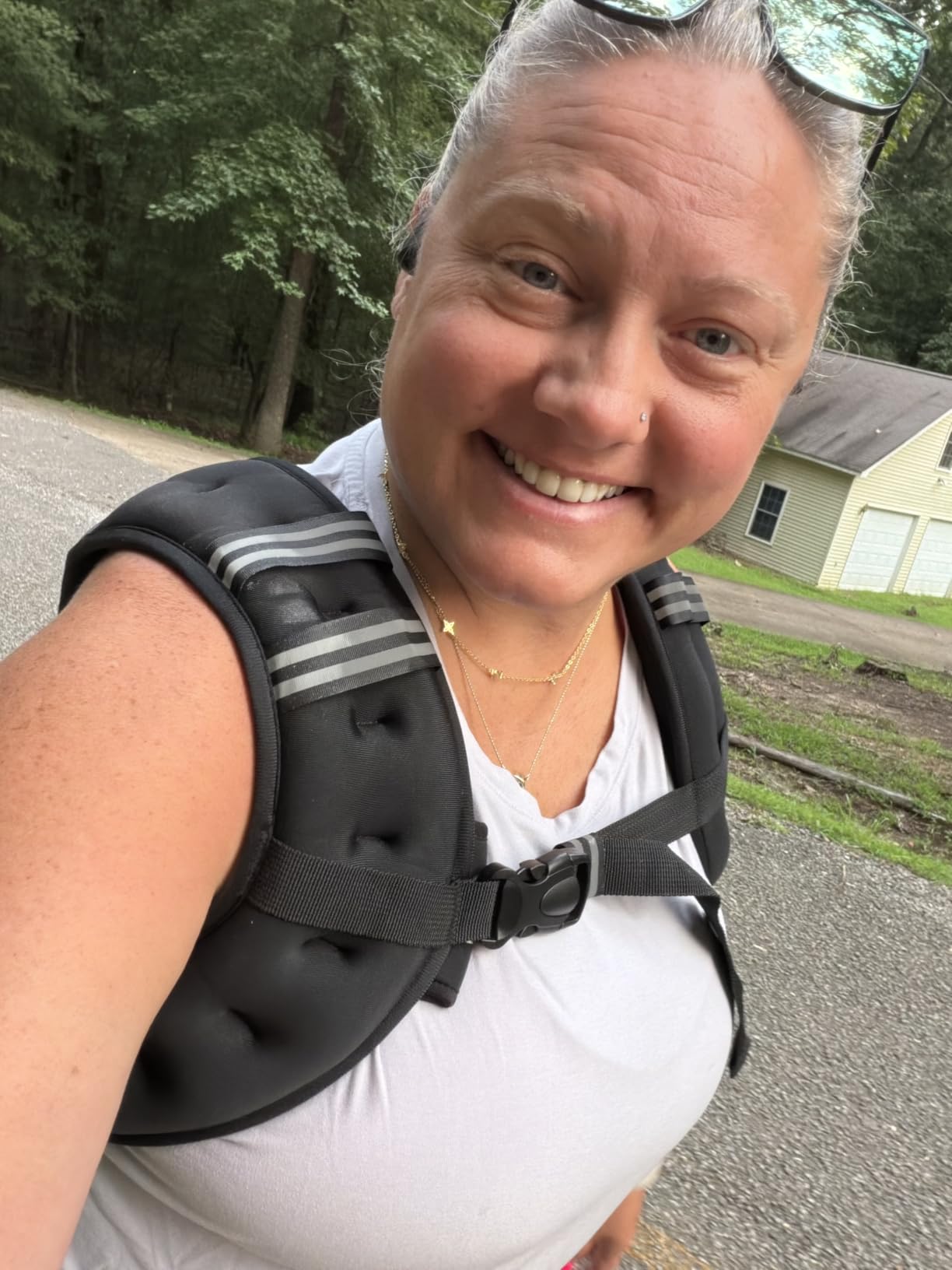 ZELUS Weighted Vest, 6lb/8lb/12lb/16lb/20lb/25lb/30lb Weight Vest with Reflective Stripe for Workout, Strength Training, Running, Fitness, Muscle Building, Weight Loss, Weightlifting customer photo 2