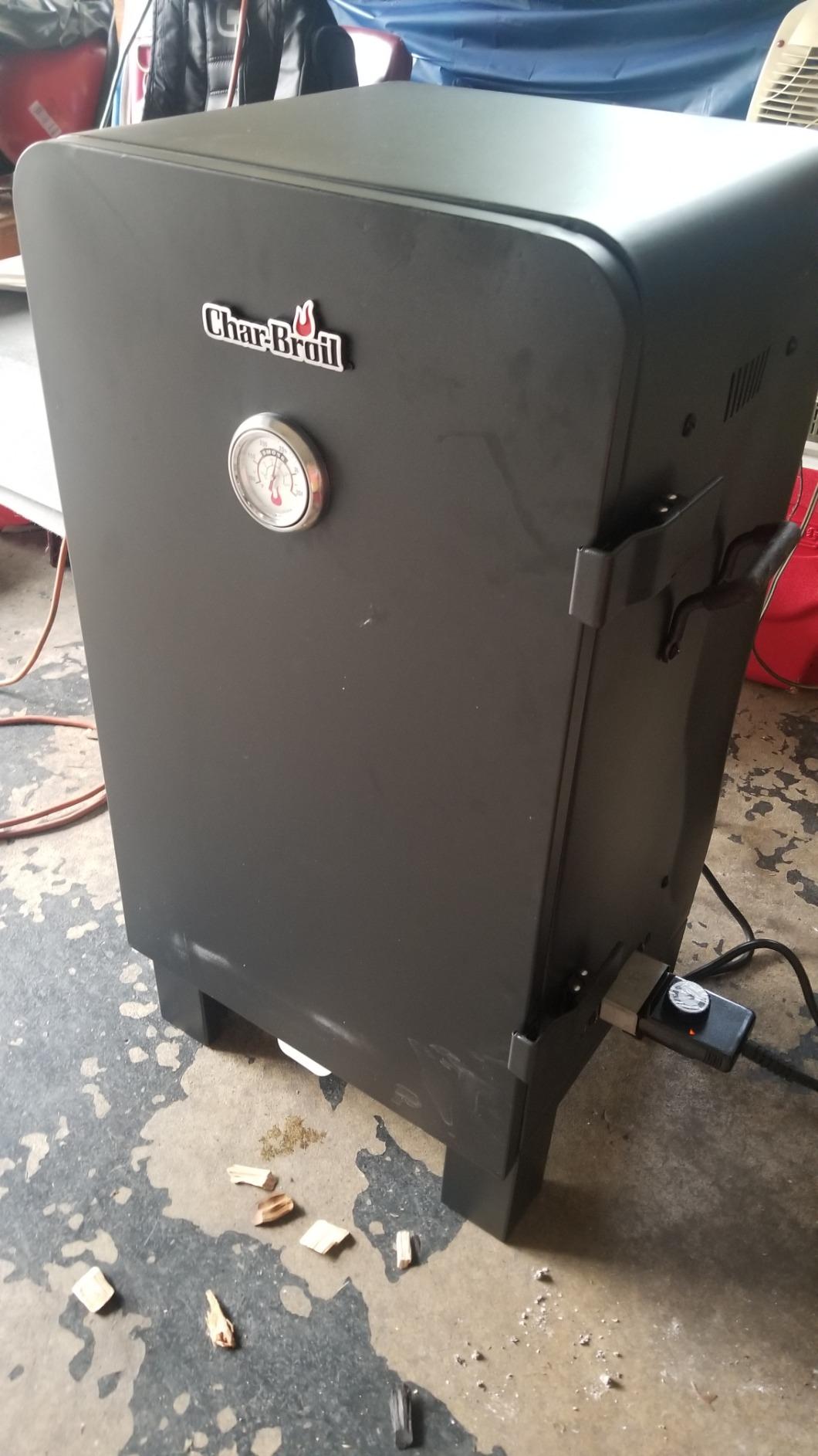 Charbroil Analog Electric Smoker, Black - 18202077 customer photo 1