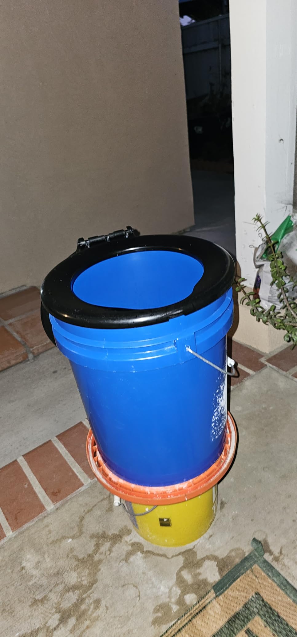 Camco Portable Toilet Bucket with Seat & Lid - 5-Gallon Camping Toilet with Bag Liners & Carry Handle - Lightweight, Easy to Clean, Durable - Ideal for Outdoor, RV, Hunting & Emergency Use (41549) customer photo 1