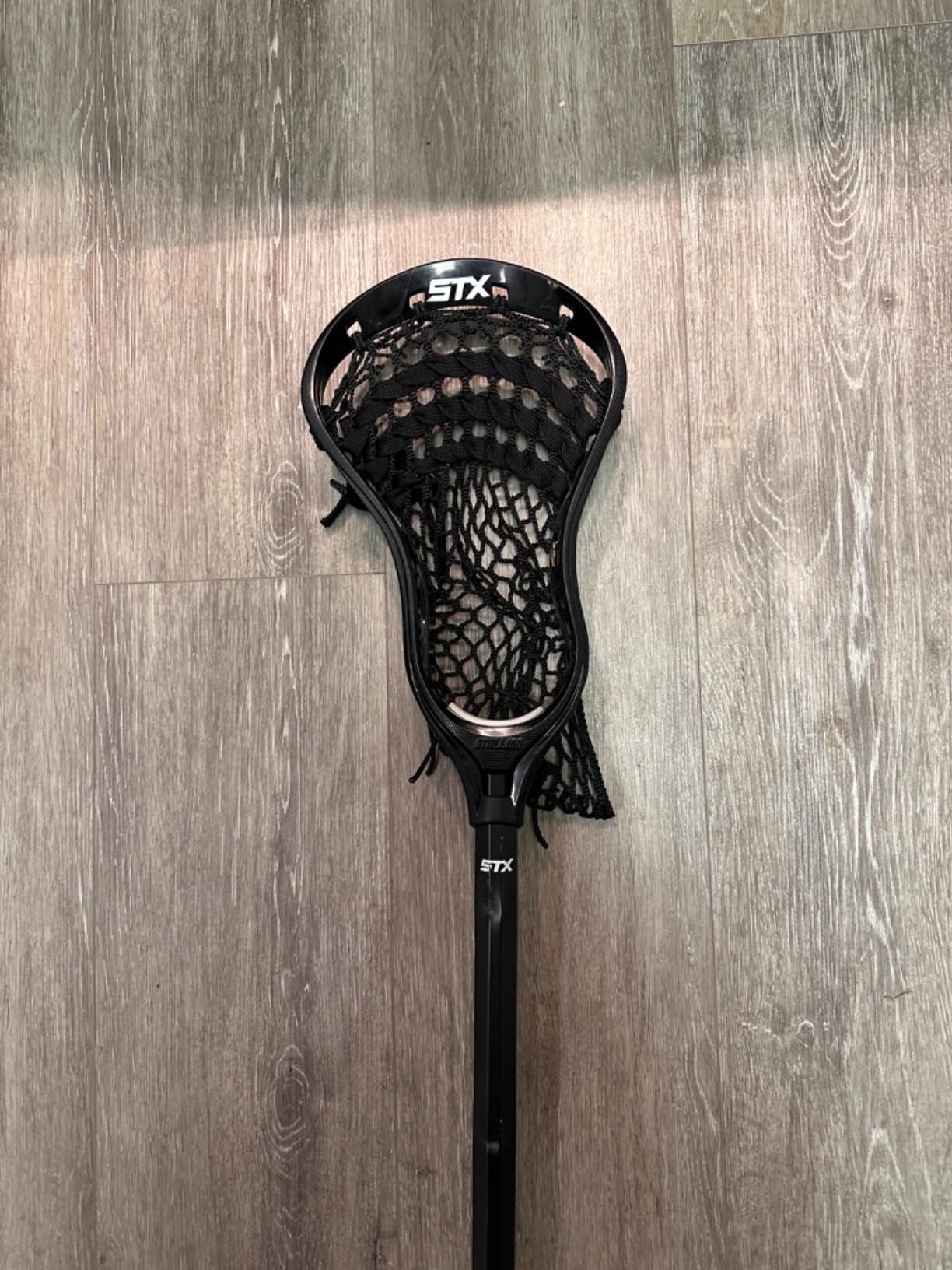 STX Lacrosse Stallion 200 Boys Complete Stick with Mesh Pocket, Attack/Midfielder customer photo 1