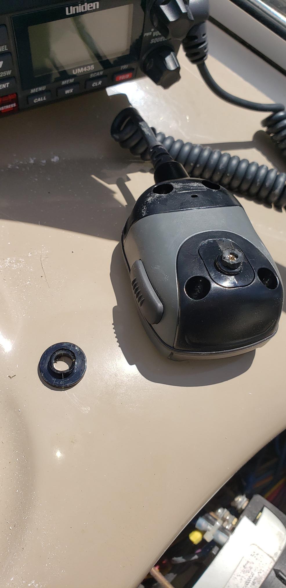 Uniden UM435BK Advanced Fixed Mount VHF Marine Radio, All USA/International/Canadian Marine Channels including new 4-Digit, CDN 