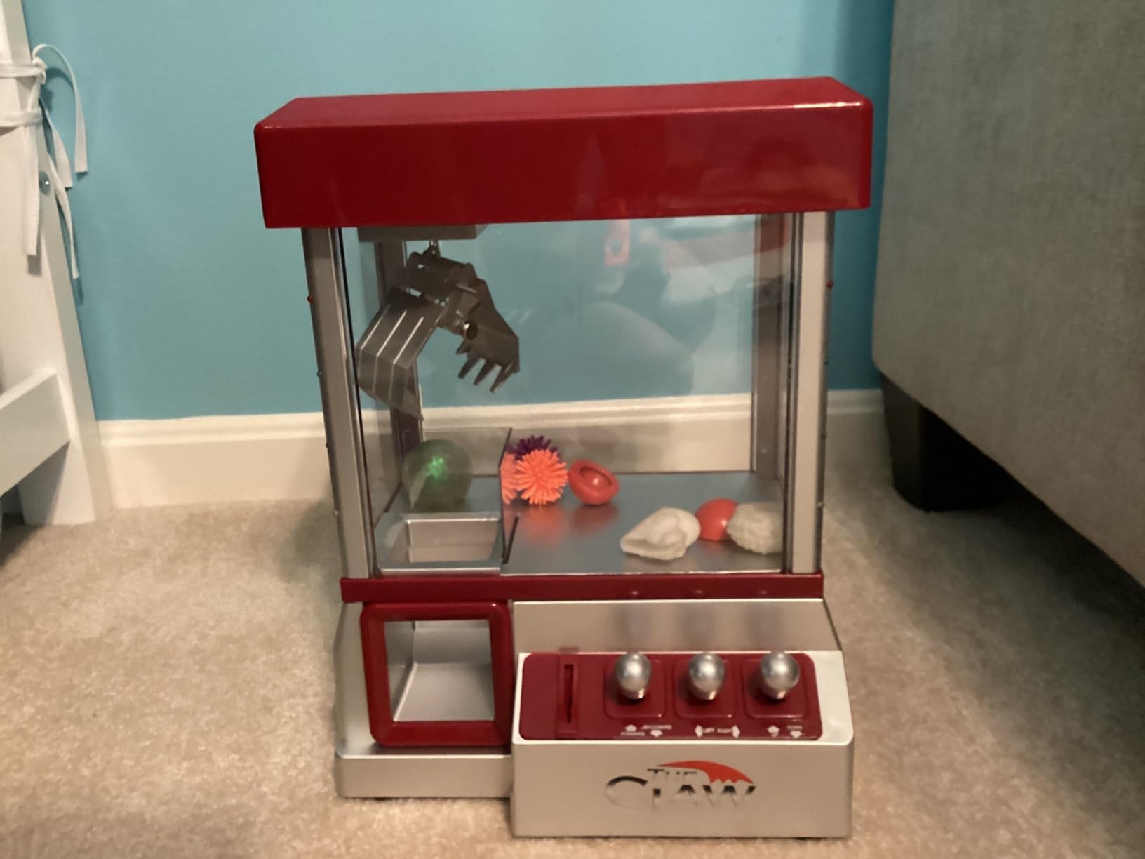 Etna Electronic Arcade Claw Machine - Toy Grabber Machine with Flashing LED Lights and Sound customer photo 1