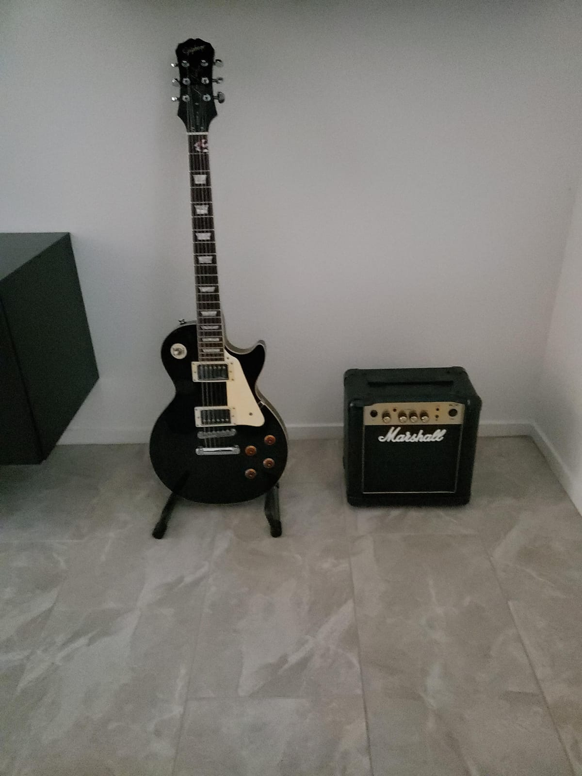 Marshall Amps Guitar Combo Amplifier (M-MG10G-U) | Marshall MG10G 10W Practice Amp customer photo 2
