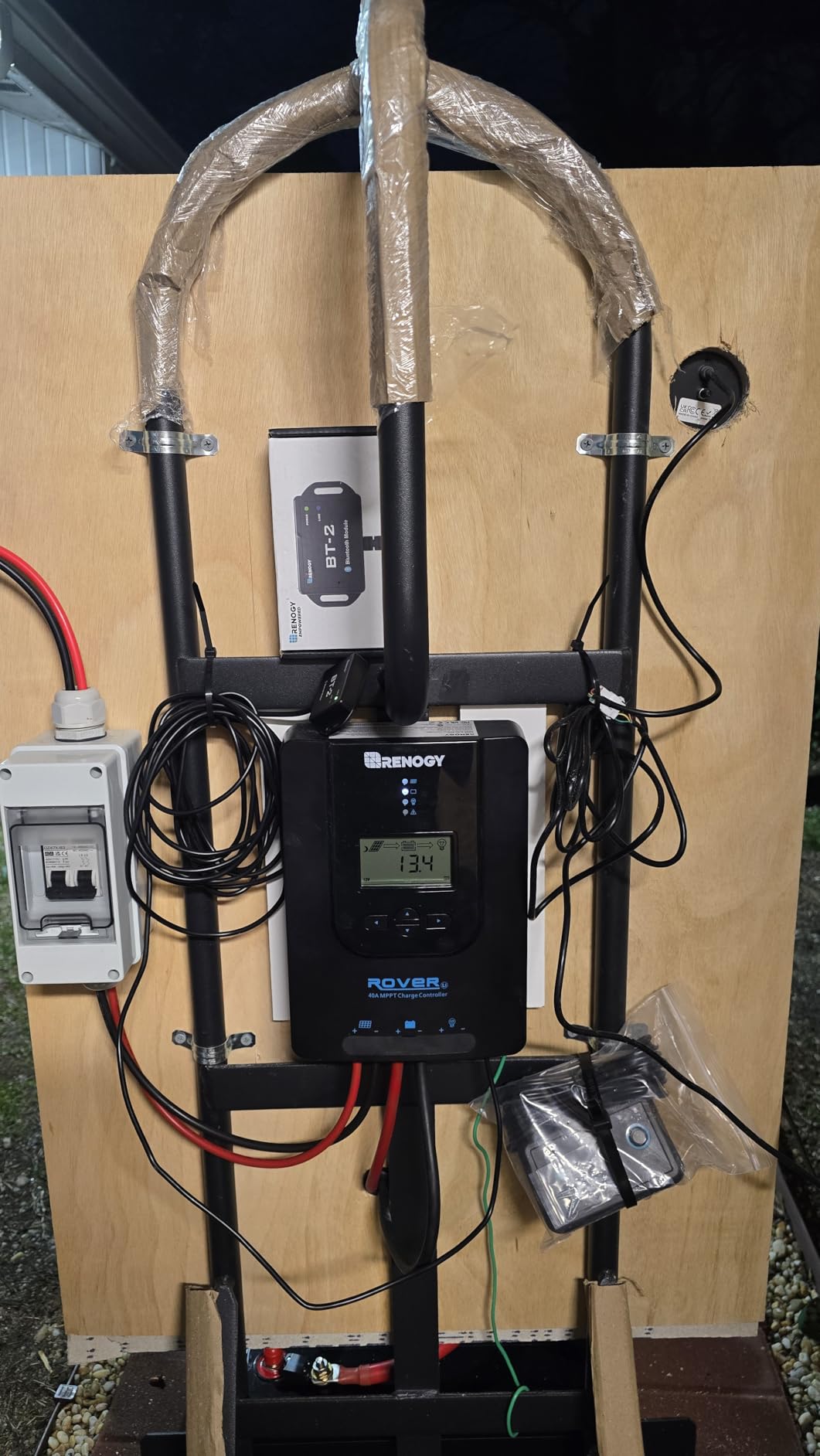 Renogy Rover MPPT Solar Charge Controller with Bluetooth 40A 12V/24V | 100V PV input, MPPT 99% customer photo 1