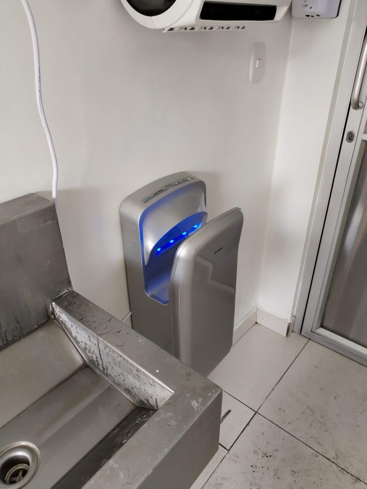AIKE HEPA Filtered Vertical Hand Dryer Premium, 110-130V Silver Model AK2005H customer photo 1