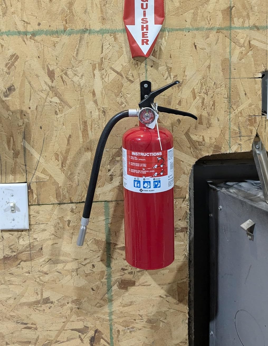 First Alert Fire Extinguisher, Heavy Duty for Home & Commercial Use | HOME2PRO Rechargeable Compliance Unit, UL RATED 2-A:10-B:C, Red, 1-Pack customer photo 1