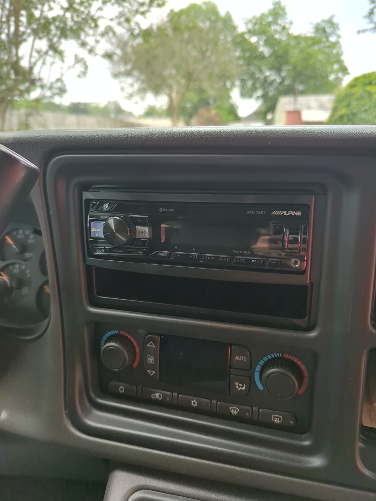 Alpine UTE-73BT Mech-Less Digital Media Receiver with Bluetooth Wireless Technology customer photo 1