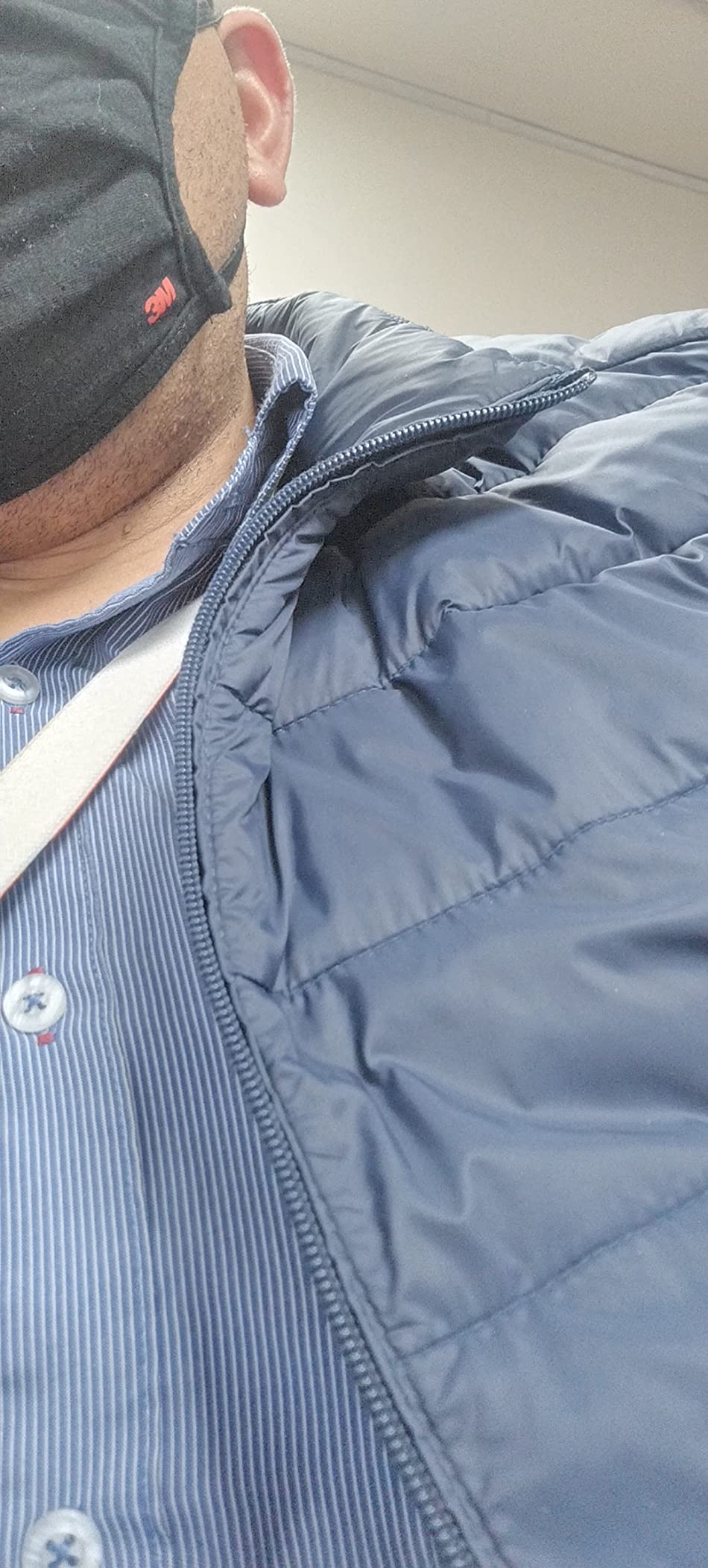 Amazon Essentials Men's Packable Lightweight Water-Resistant Puffer Jacket (Available in Big & Tall) customer photo 2