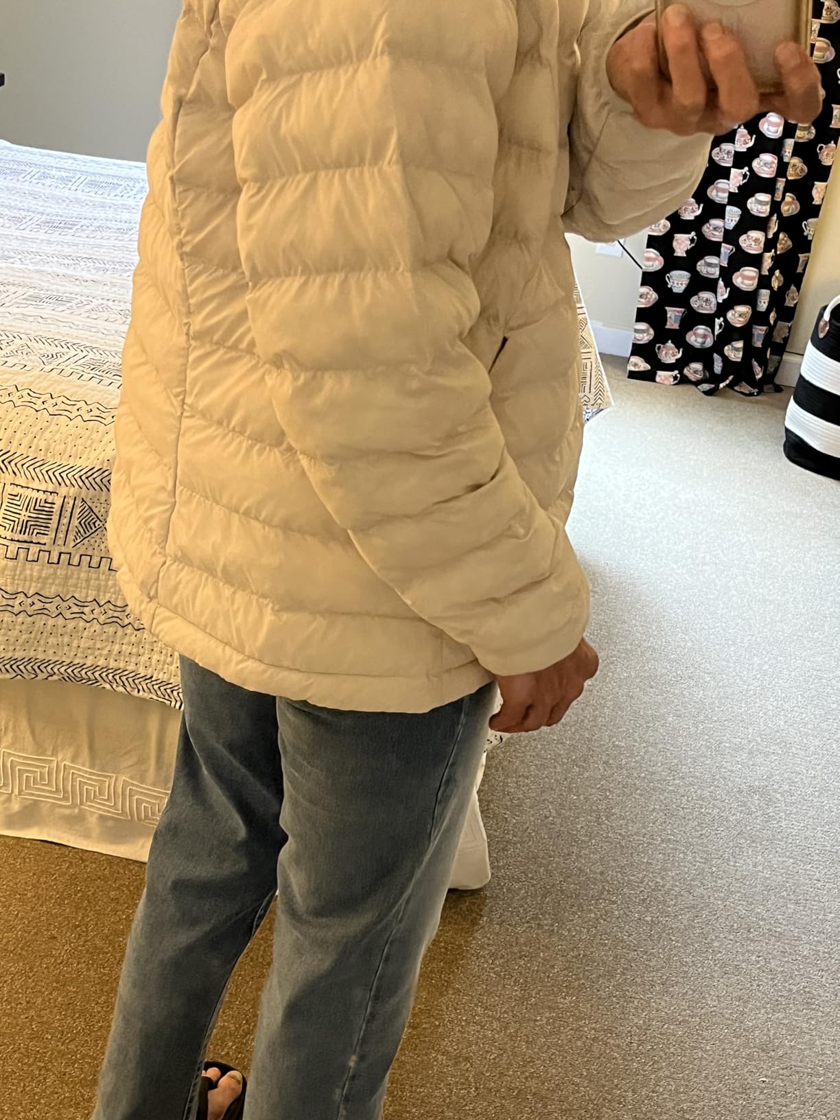 Amazon Essentials Women's Lightweight Long-Sleeve Water-Resistant Packable Puffer Jacket (Available in Plus Size) customer photo 1