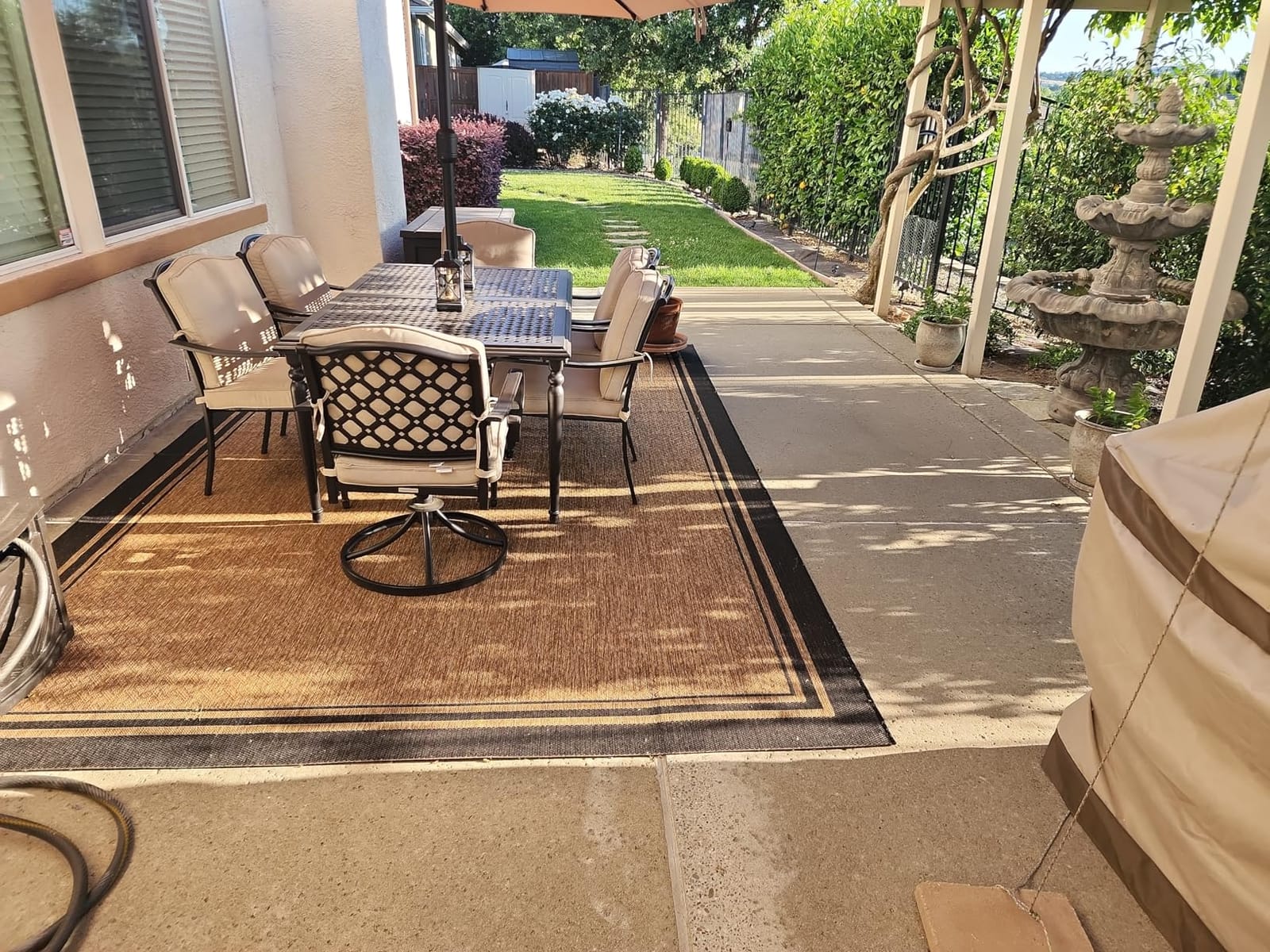 Gertmenian Indoor Outdoor Classic Flatweave Area Rug, Stain & UV Resistant Carpet, Deck, Patio, Poolside & Mudroom, 8x10 Ft Large, Border, Black Tan, 21515 customer photo 1