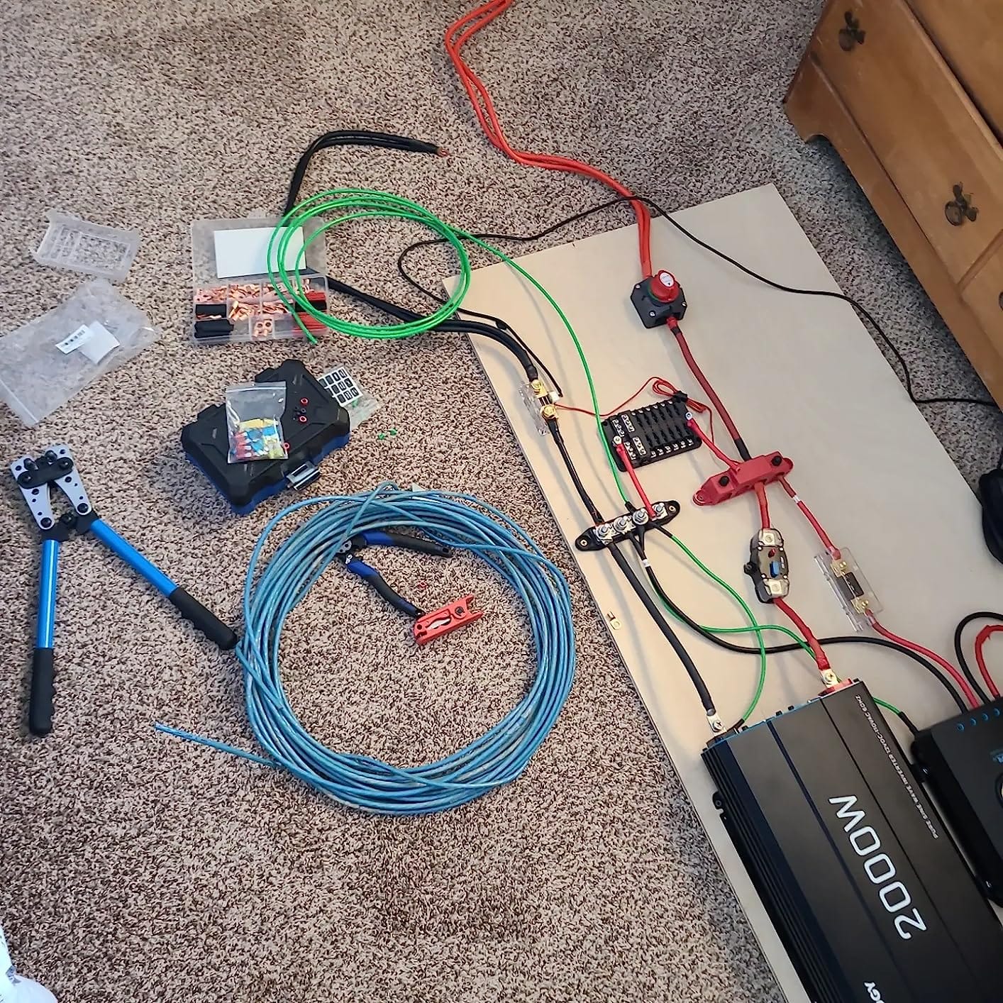 Renogy 400Watt Premium Solar Kit with 40A MPPT Charge Controller | 4x100W monocrystalline panels. 40A MPPT charge controller. Includes Bluetooth module, Z-brackets, cables, adaptor kit. customer photo 2