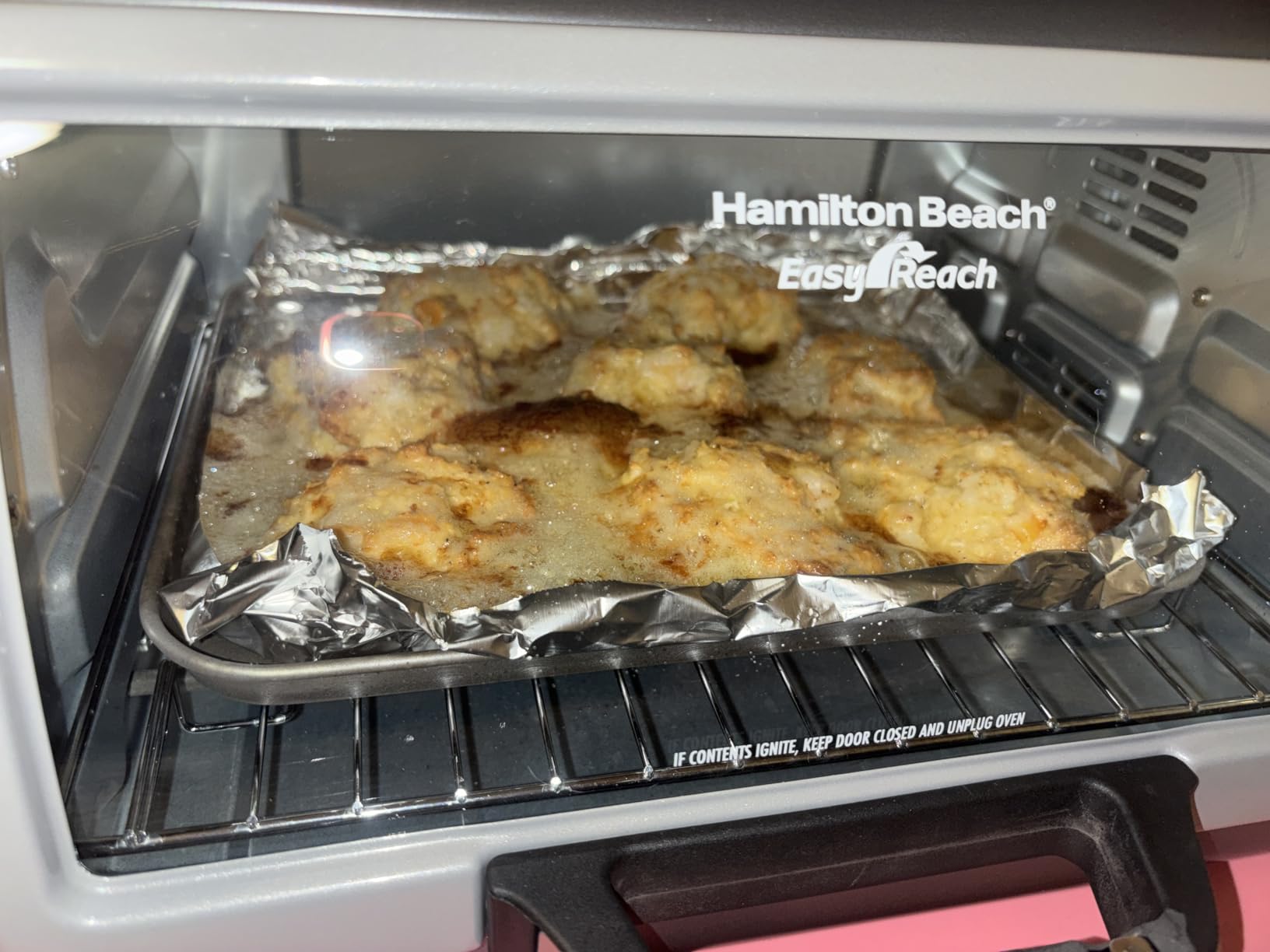 Hamilton Beach Easy Reach 6 Slice Countertop Convection Toaster Oven, Roll-Top Door, Silver customer photo 1